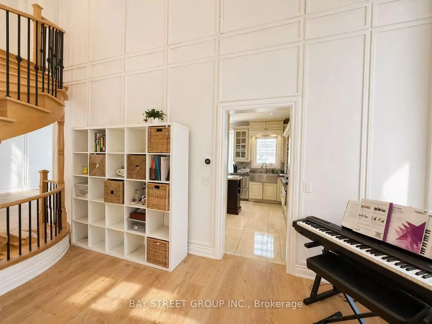 Photo 14 of Unit Upper Level, 42 Fouracre Way, Aurora, Bayview Northeast — HOMEH