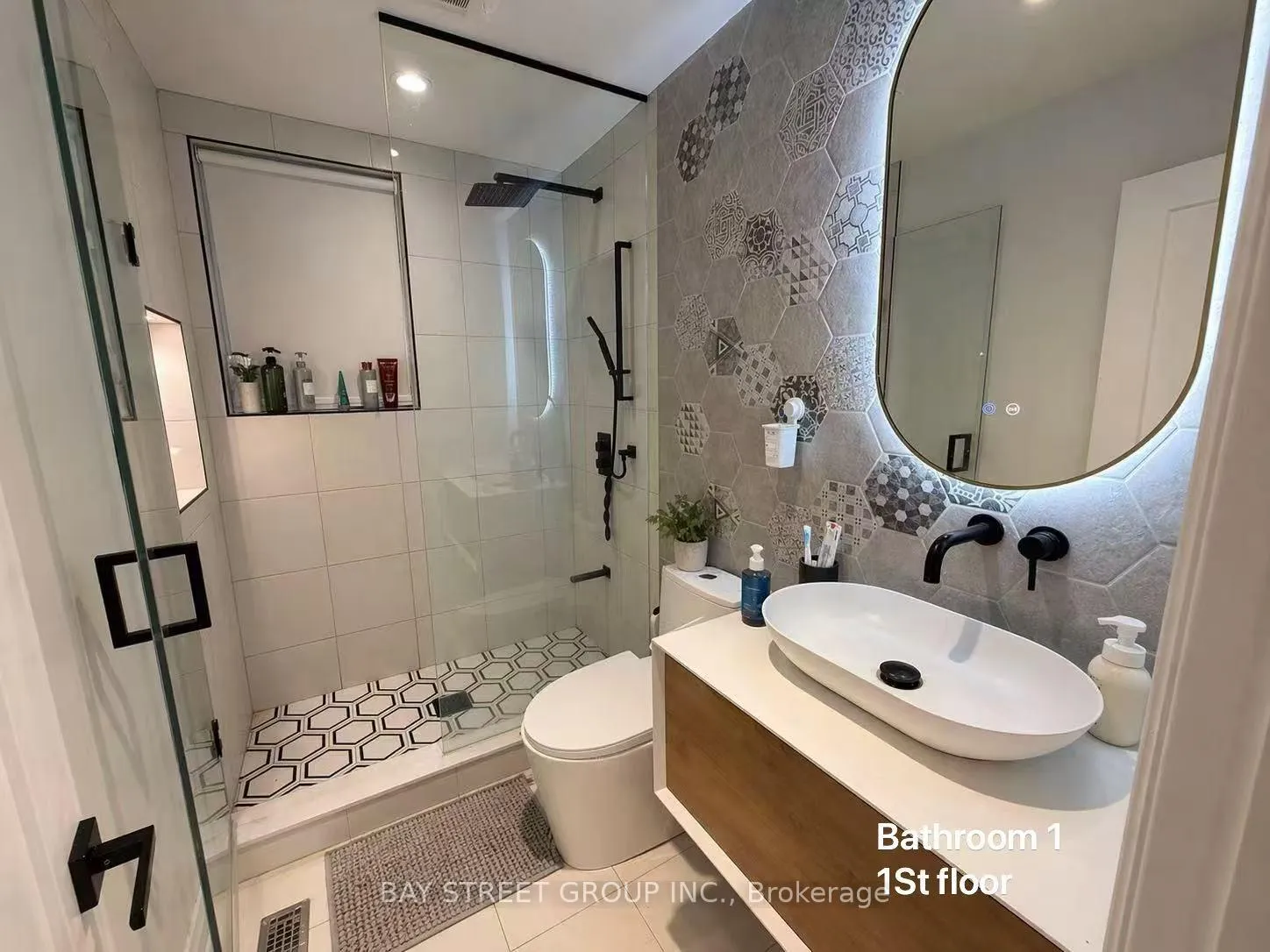 Photo 16 of Unit Upper Level, 42 Fouracre Way, Aurora, Bayview Northeast — HOMEH