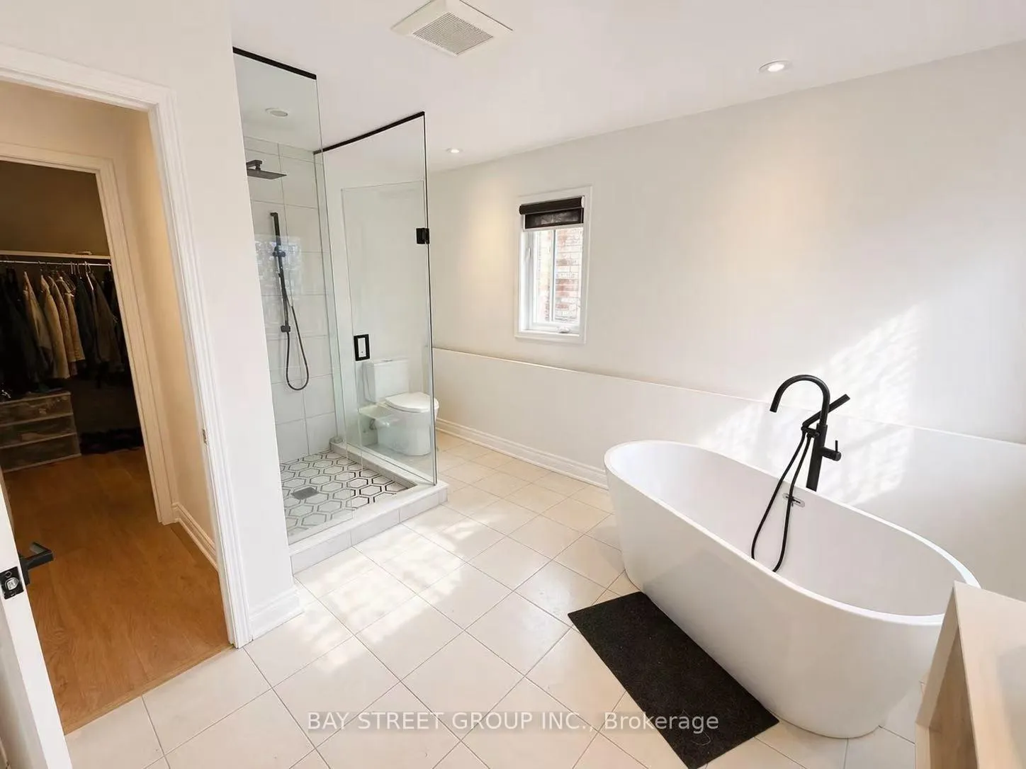 Photo 28 of Unit Upper Level, 42 Fouracre Way, Aurora, Bayview Northeast — HOMEH