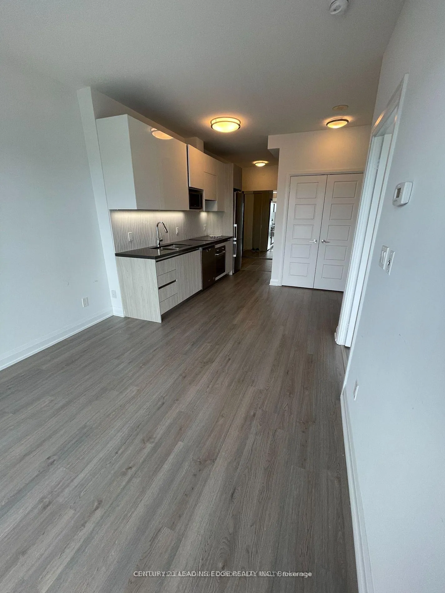 Photo 3 of Unit 2001, 15 Water Walk Drive, Markham, Unionville — HOMEH