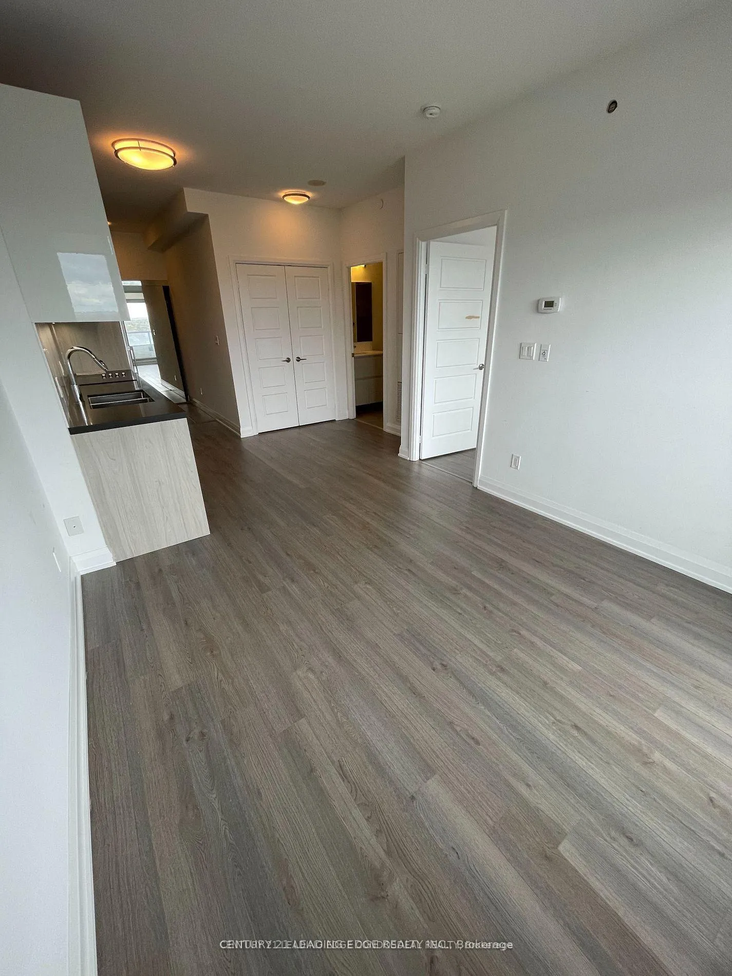 Photo 5 of Unit 2001, 15 Water Walk Drive, Markham, Unionville — HOMEH