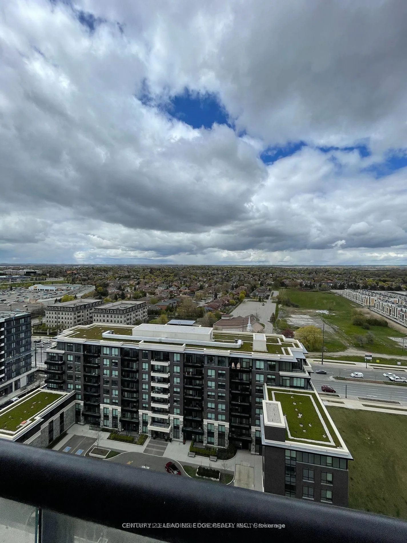 Photo 6 of Unit 2001, 15 Water Walk Drive, Markham, Unionville — HOMEH