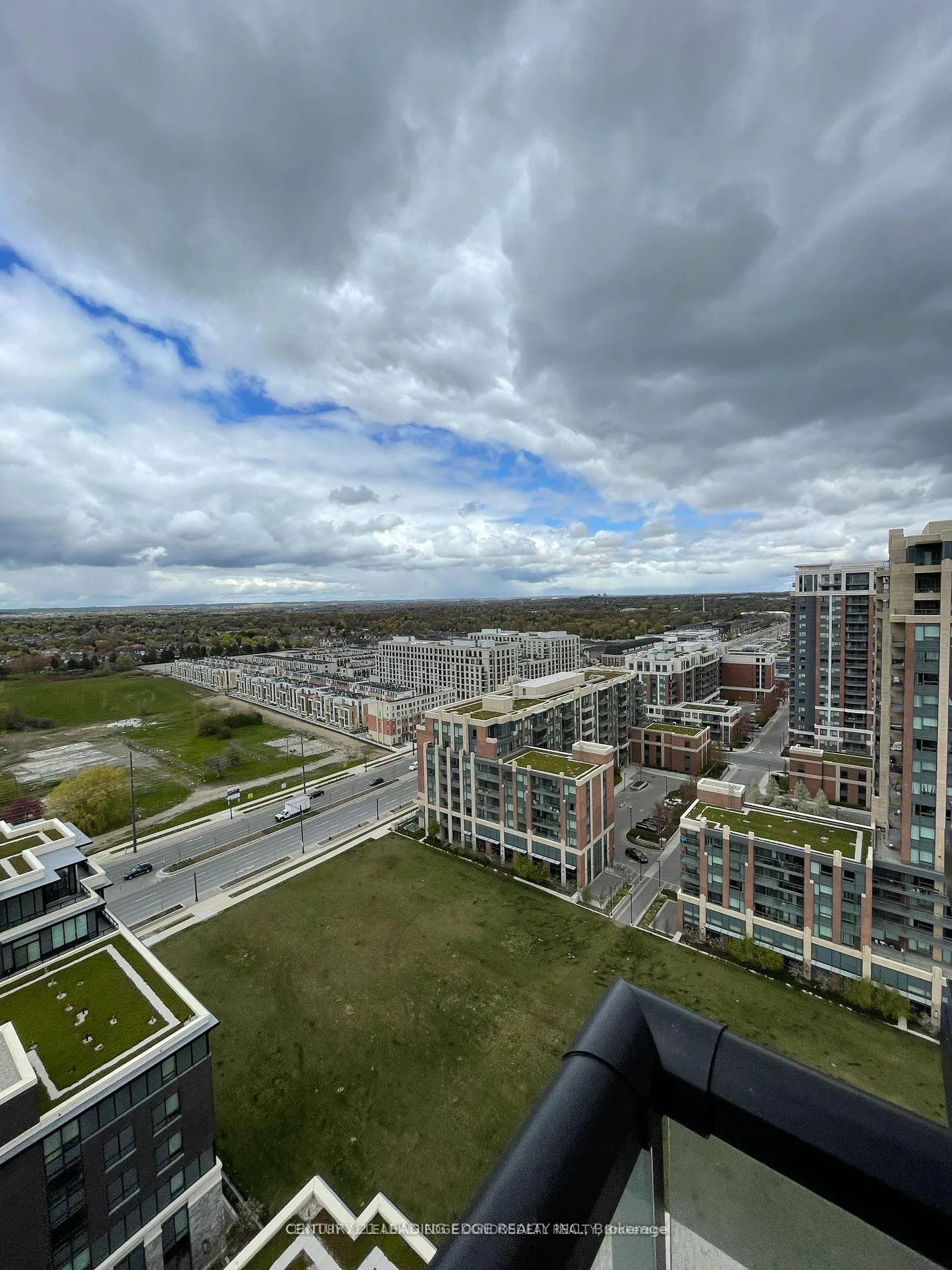 Photo 7 of Unit 2001, 15 Water Walk Drive, Markham, Unionville — HOMEH