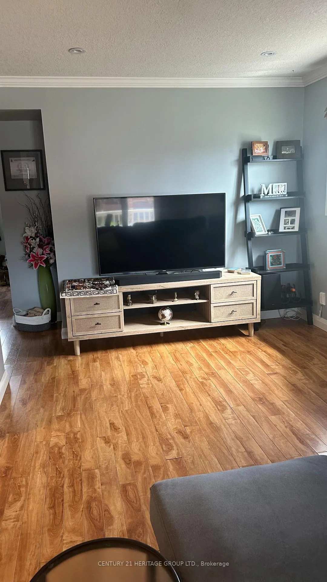 Photo 5 of Unit Upper, 121 Heydon Avenue, New Tecumseth, Alliston — HOMEH
