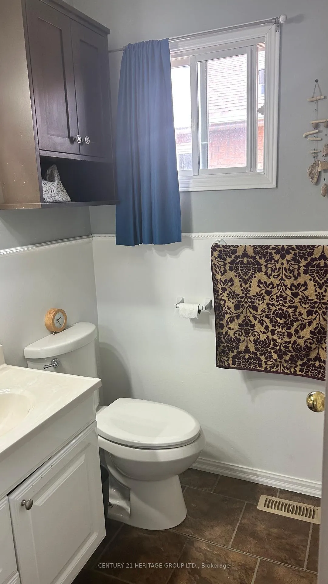 Photo 8 of Unit Upper, 121 Heydon Avenue, New Tecumseth, Alliston — HOMEH