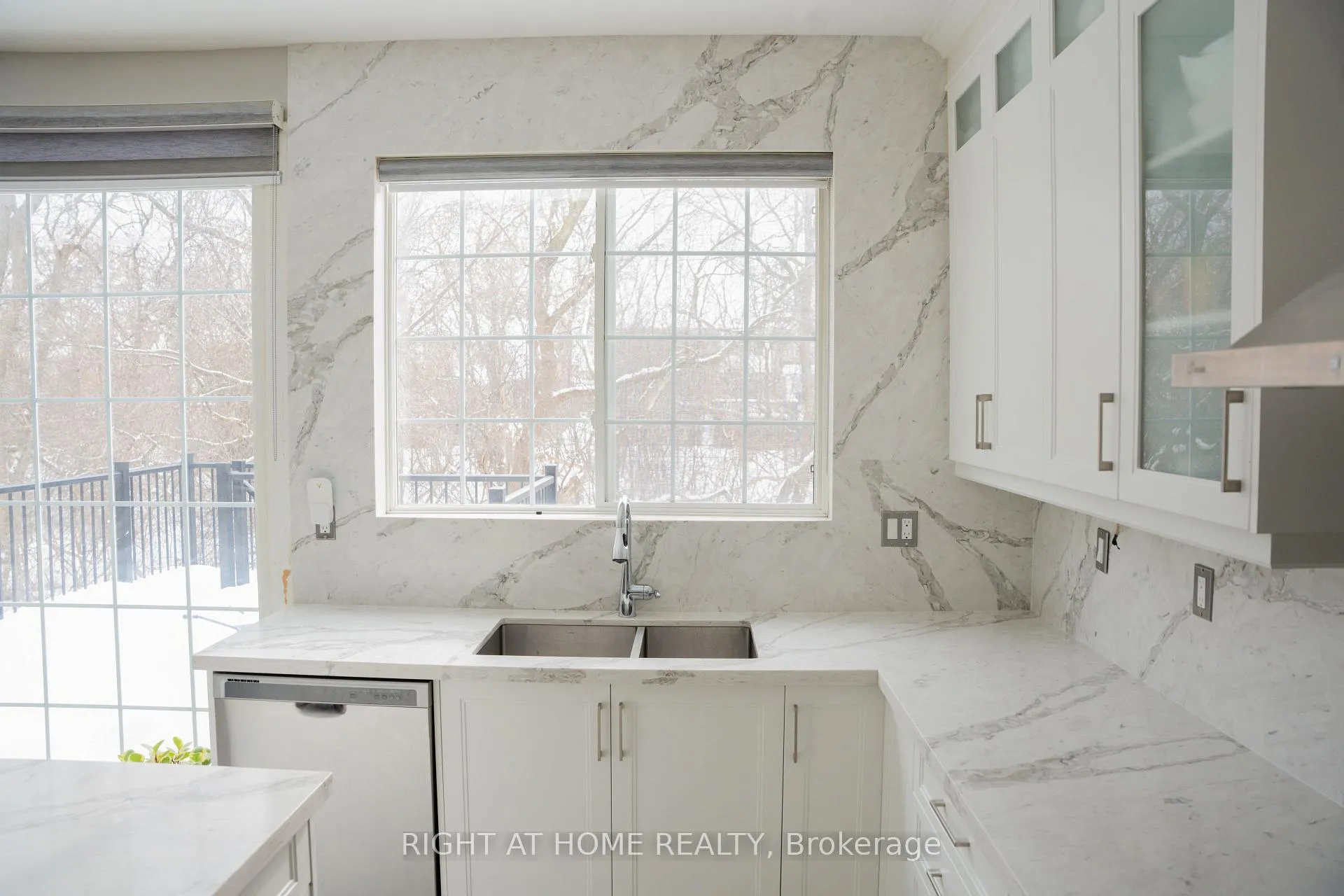 Photo 6 of 137 Whitwell Drive, Brampton, Vales of Castlemore — HOMEH