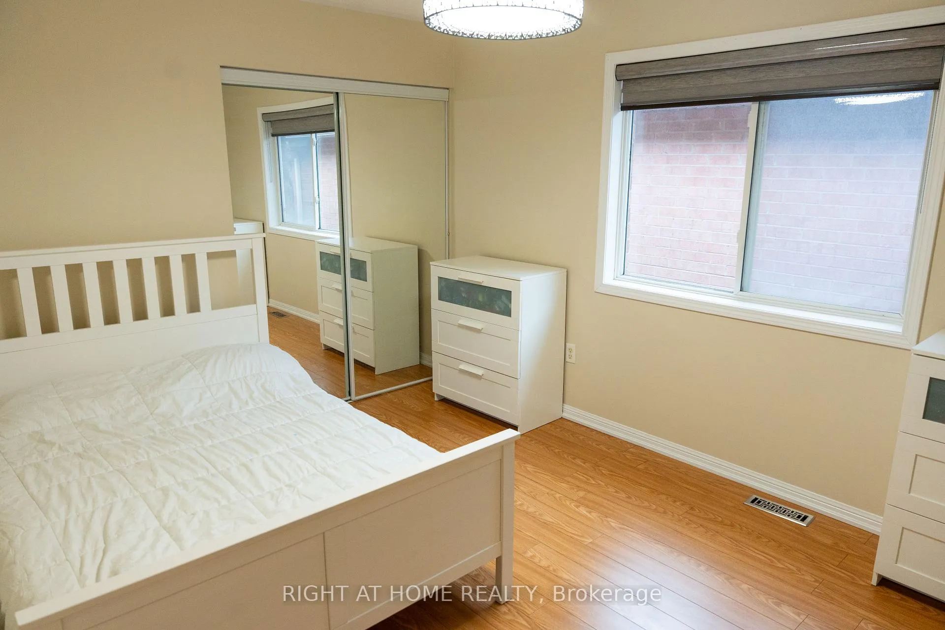 Photo 14 of 137 Whitwell Drive, Brampton, Vales of Castlemore — HOMEH