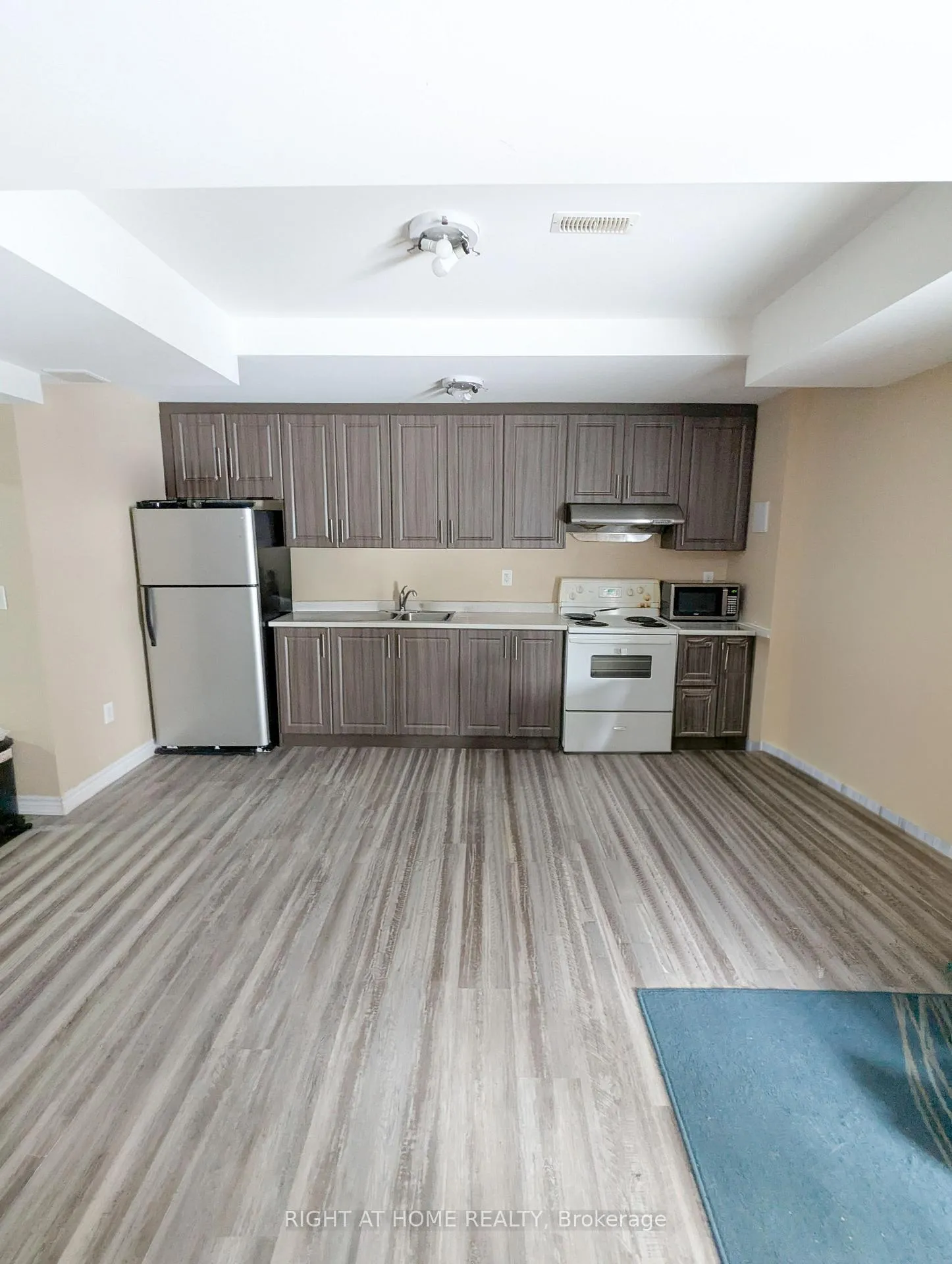 Photo 16 of 137 Whitwell Drive, Brampton, Vales of Castlemore — HOMEH