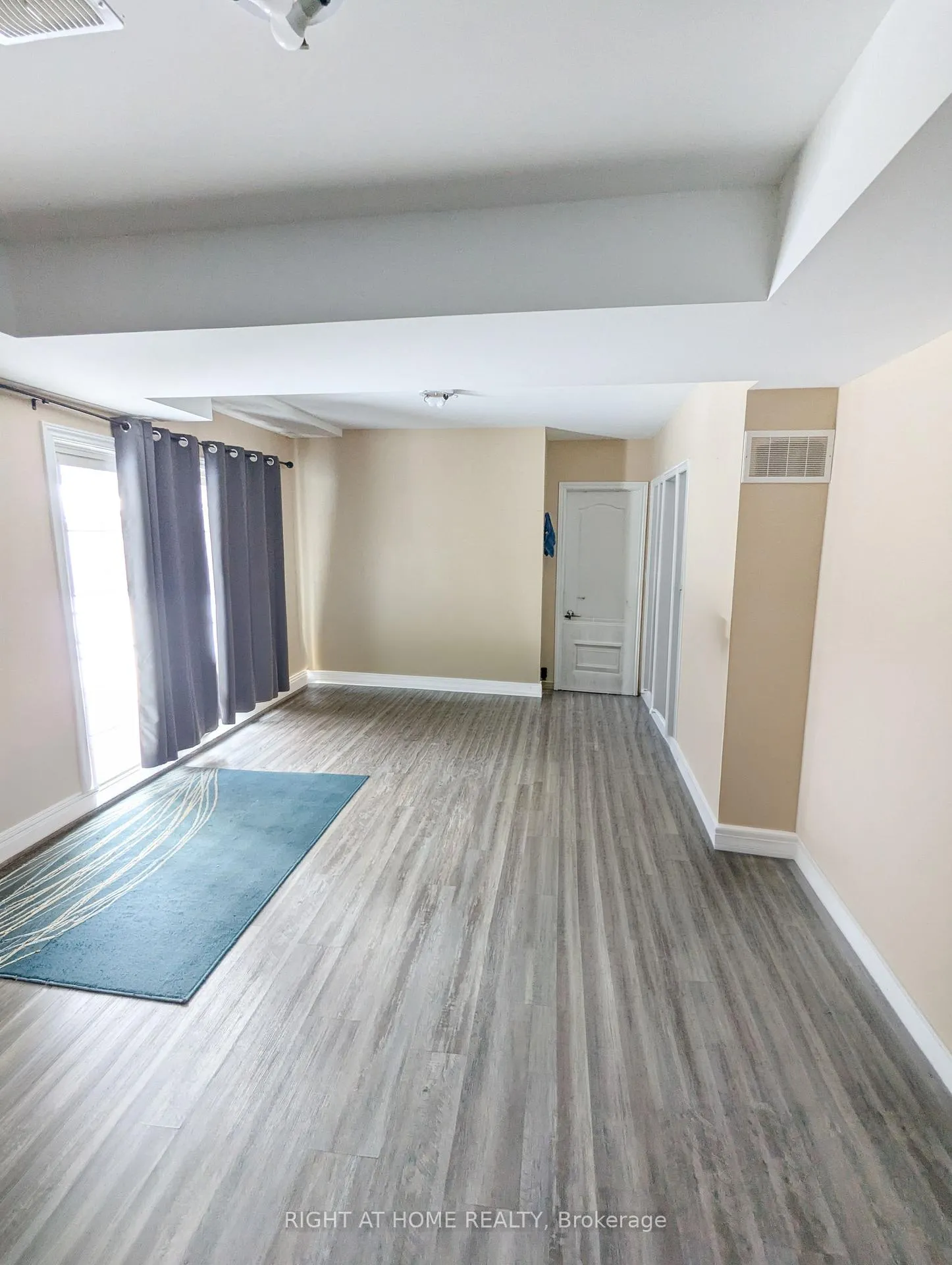 Photo 17 of 137 Whitwell Drive, Brampton, Vales of Castlemore — HOMEH