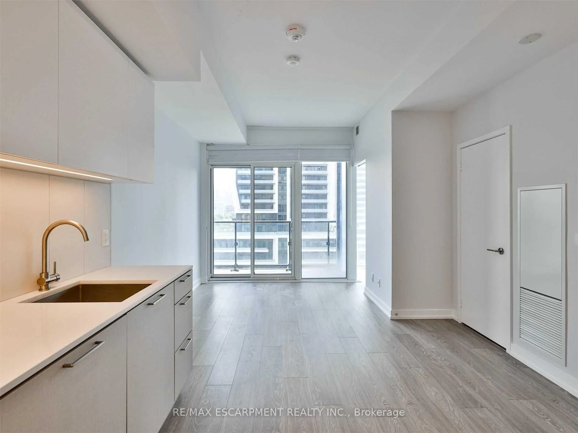 Photo 6 of Unit 705, 19 Western Battery Road, Toronto, Niagara — HOMEH