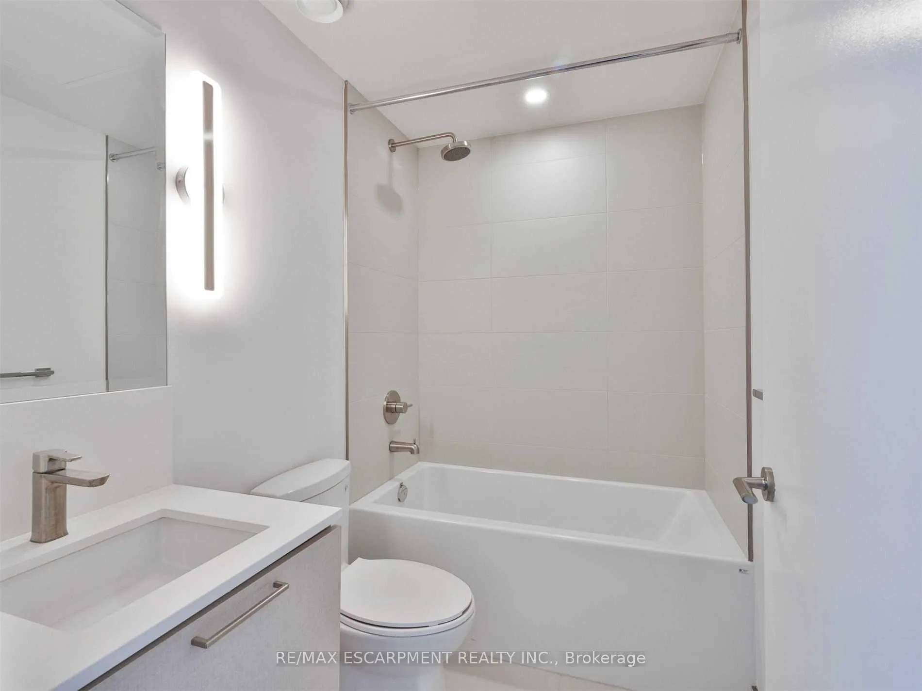 Photo 15 of Unit 705, 19 Western Battery Road, Toronto, Niagara — HOMEH