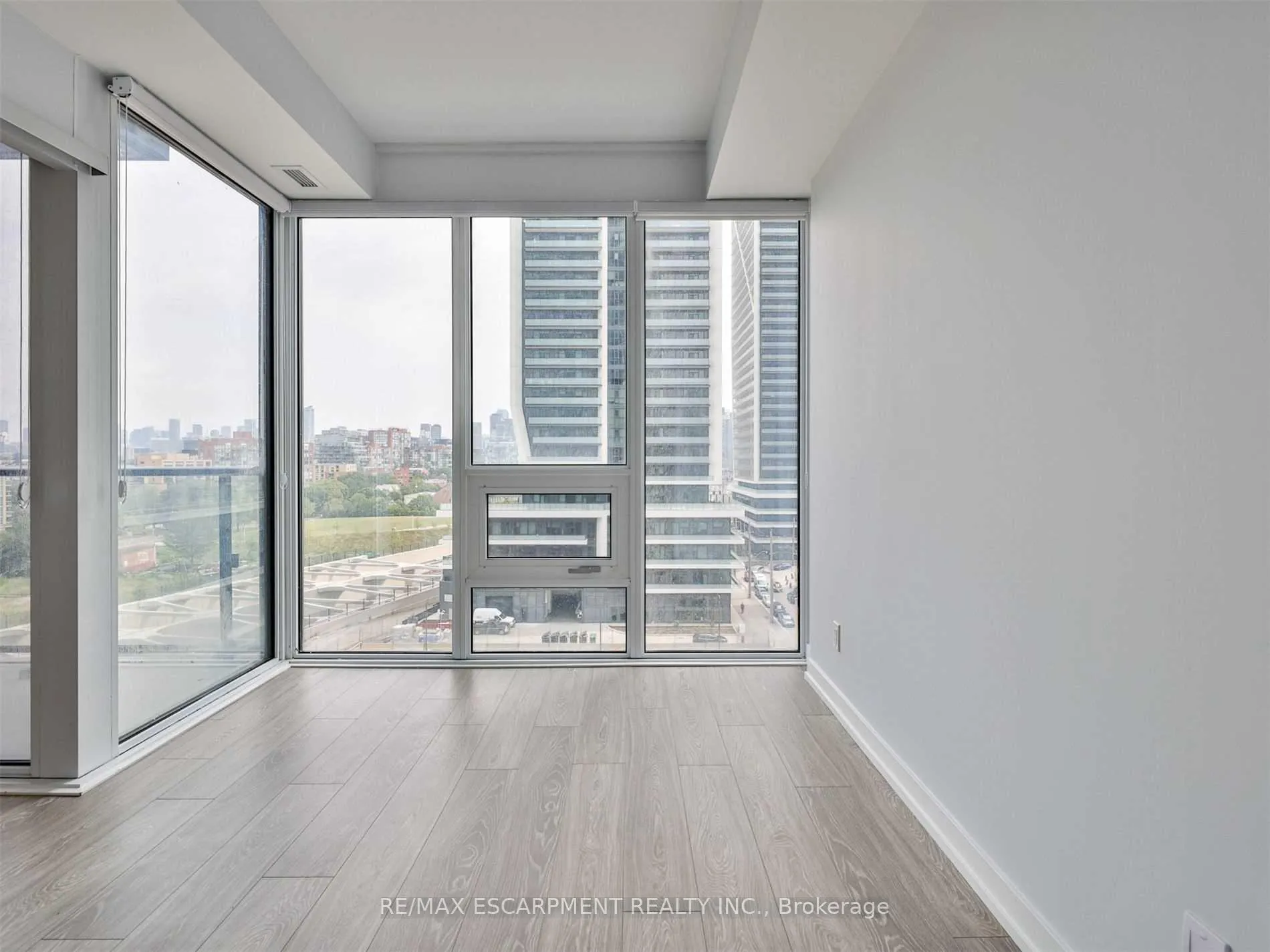 Photo 20 of Unit 705, 19 Western Battery Road, Toronto, Niagara — HOMEH