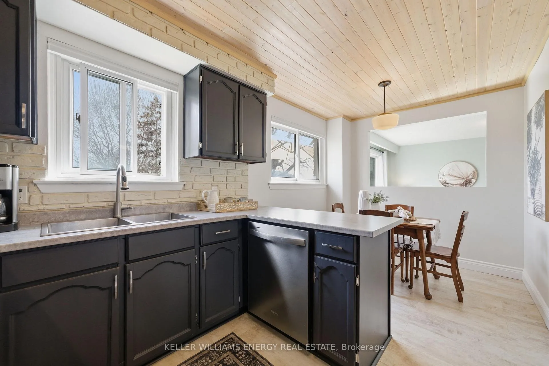 Photo 5 of 67 Rhonda Boulevard, Clarington, Bowmanville — HOMEH