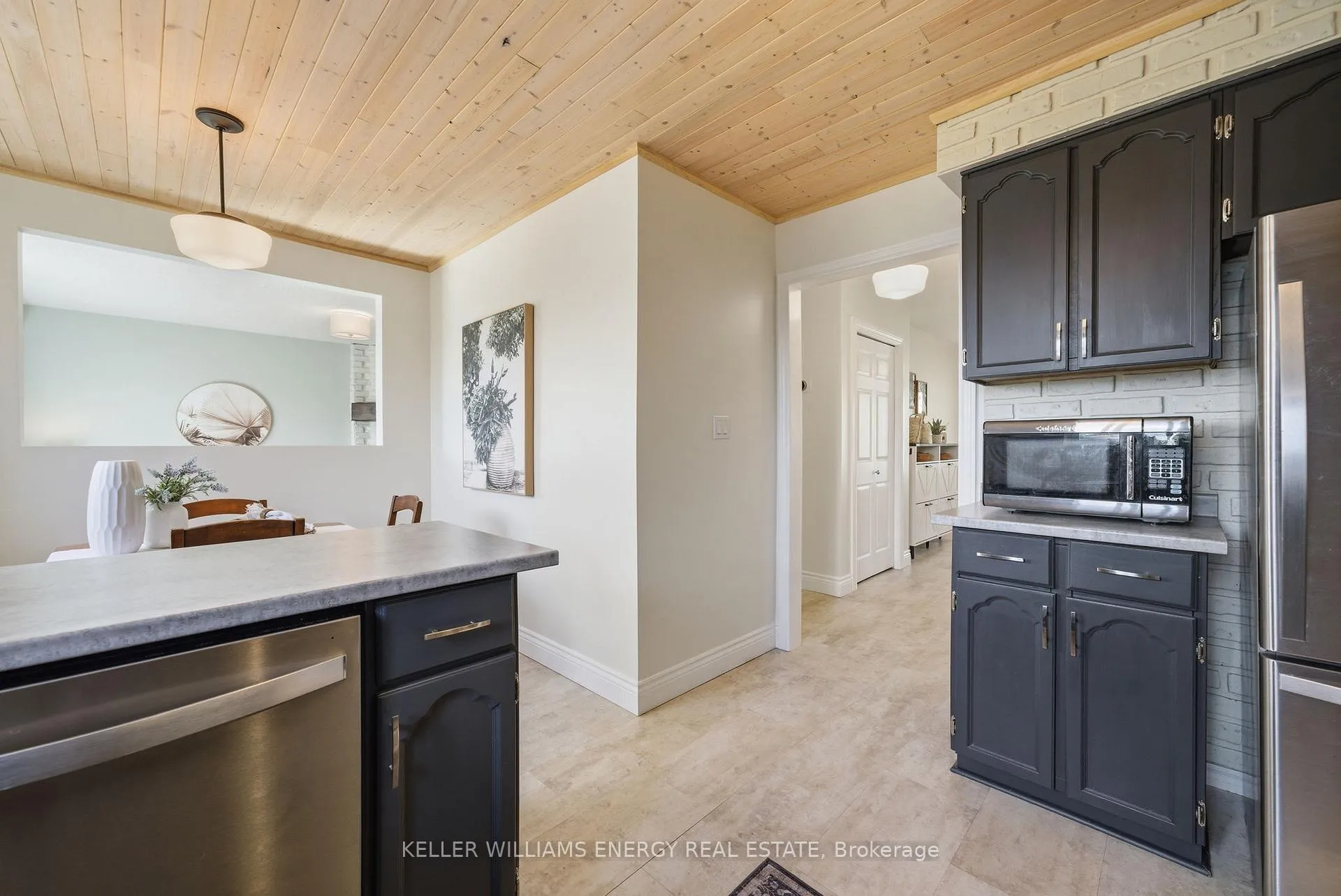 Photo 6 of 67 Rhonda Boulevard, Clarington, Bowmanville — HOMEH