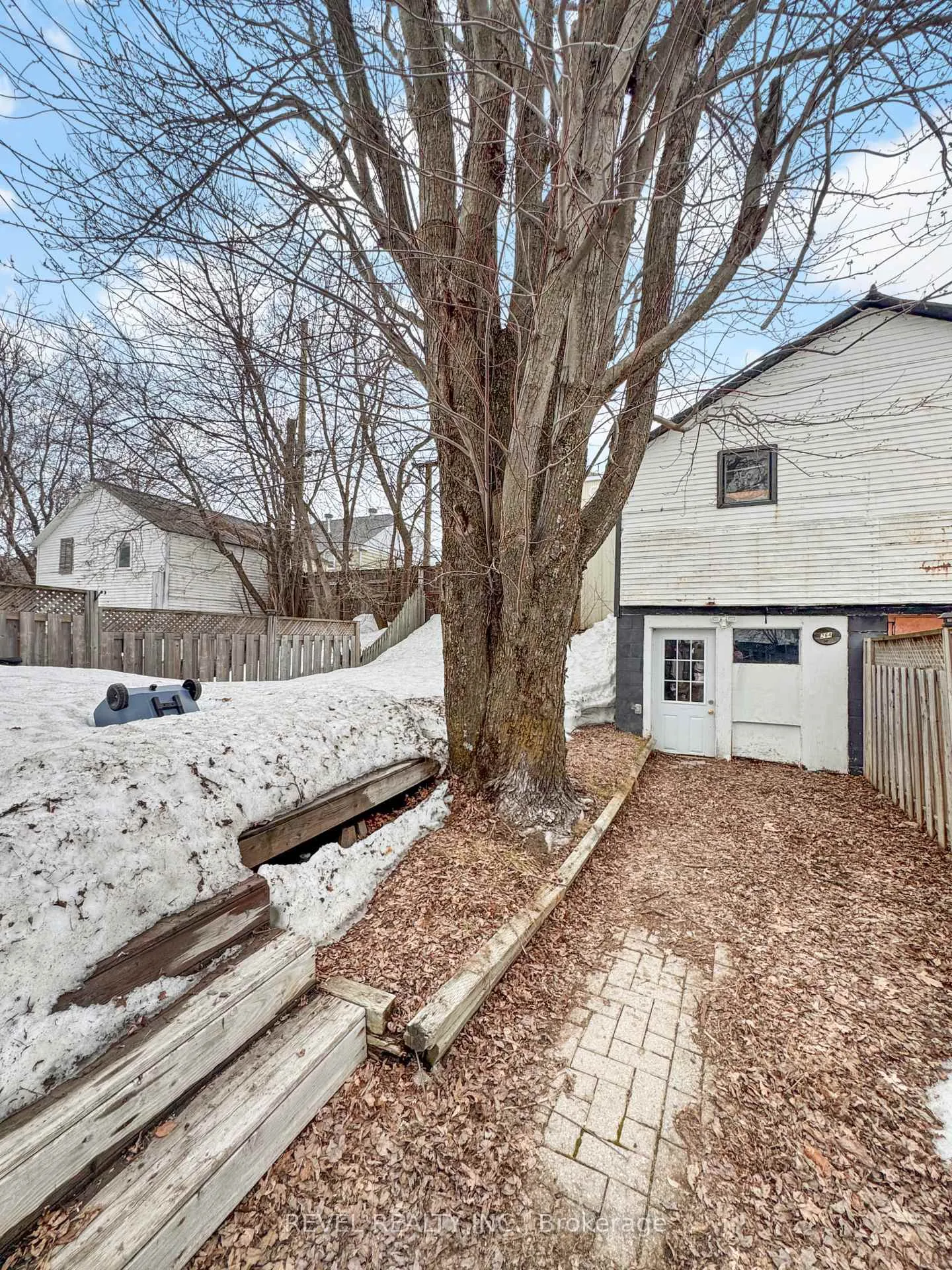 Photo 3 of 264 Cherry Street, Timmins, TNE - Hill District — HOMEH