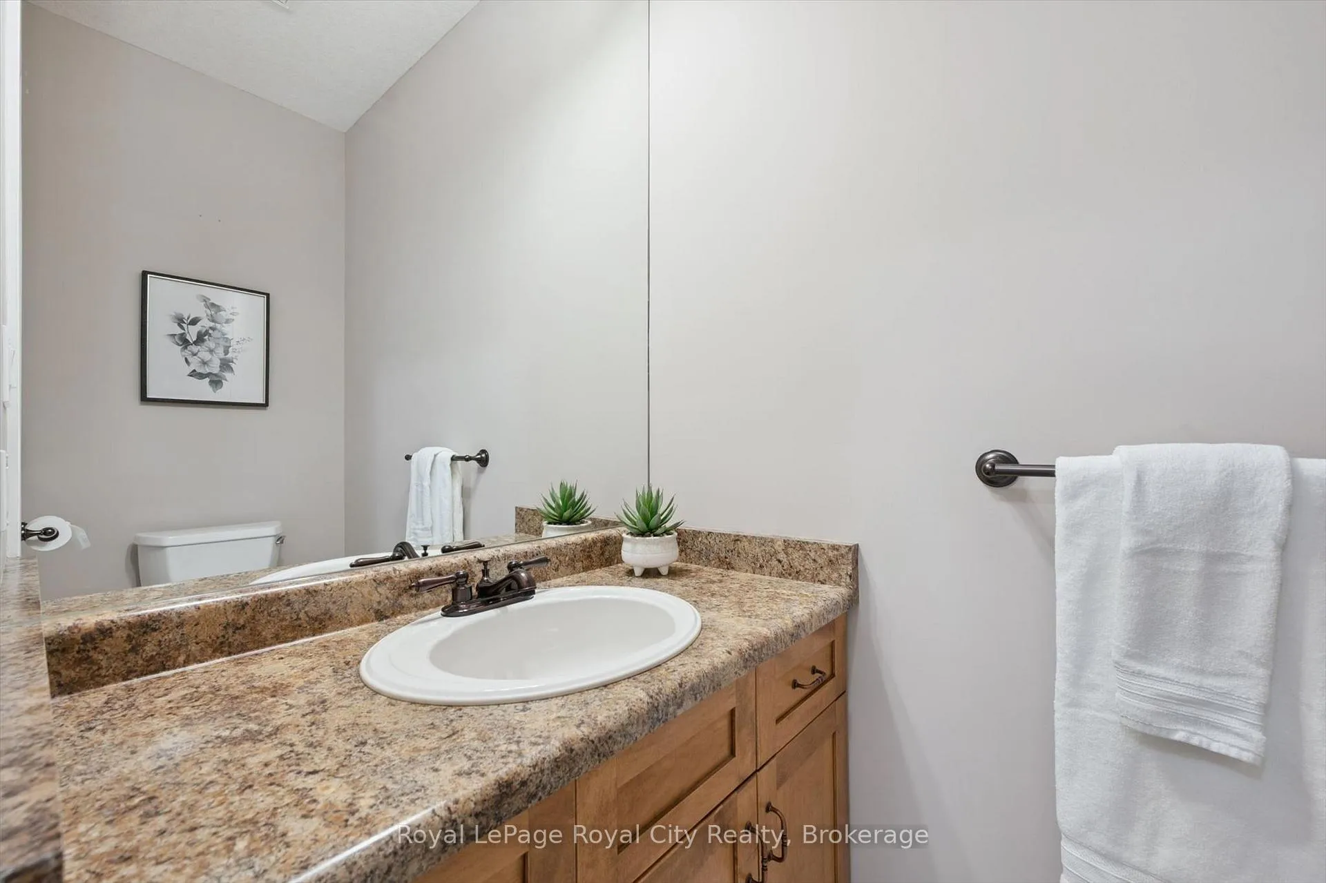 Photo 9 of 760 Willow Road, Guelph, Willow West/Sugarbush/West Acres — HOMEH