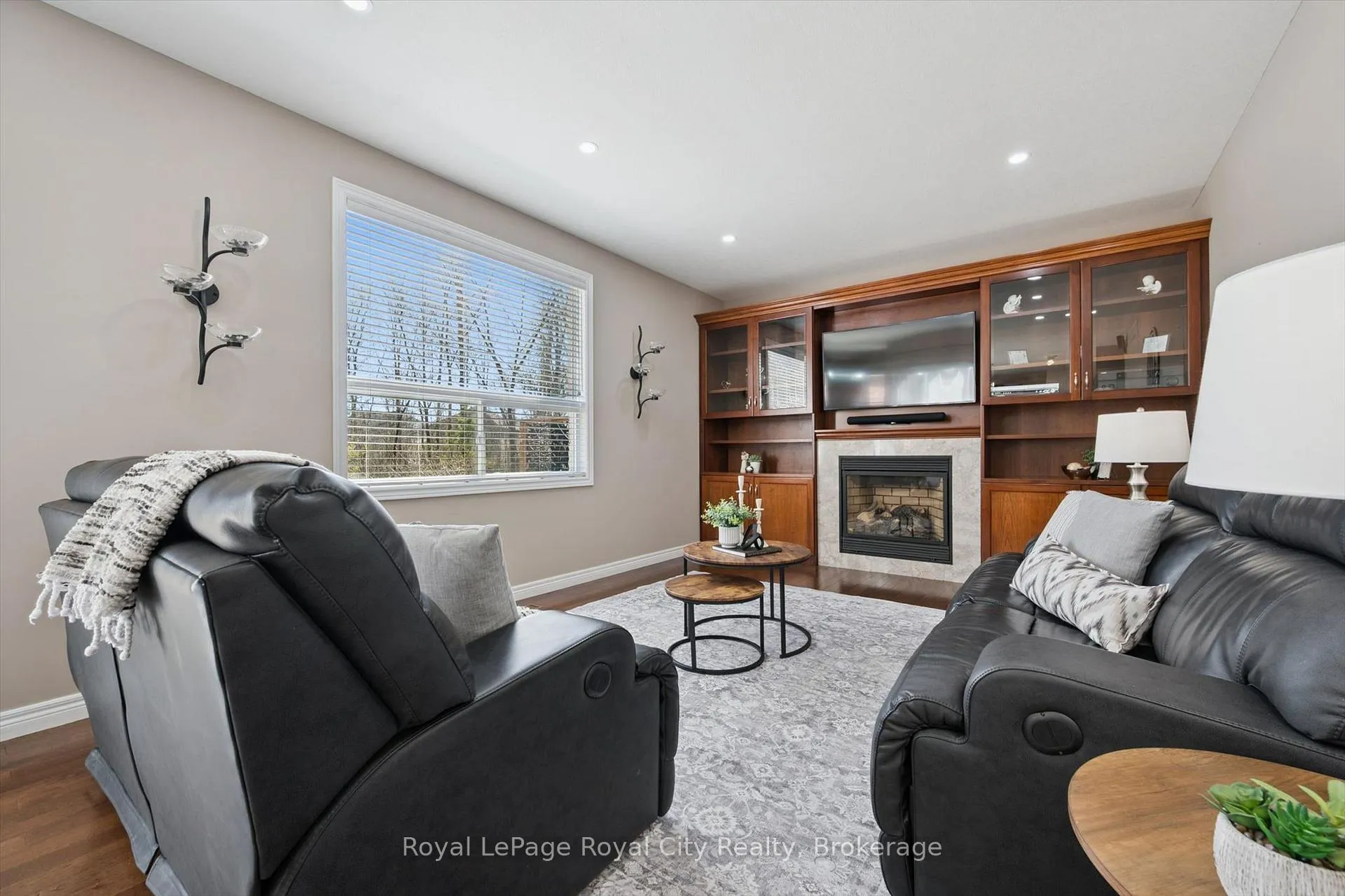 Photo 11 of 760 Willow Road, Guelph, Willow West/Sugarbush/West Acres — HOMEH