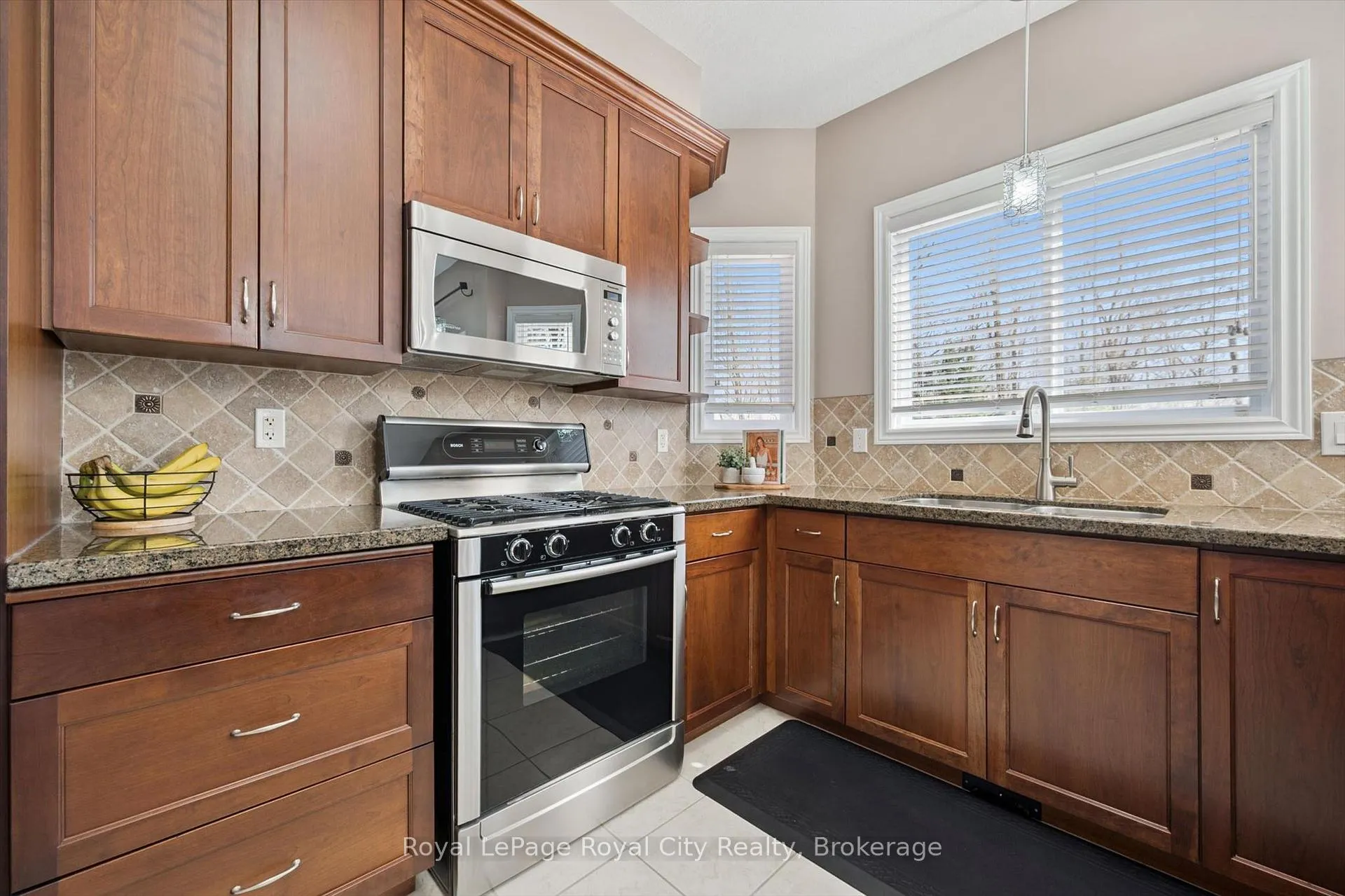 Photo 21 of 760 Willow Road, Guelph, Willow West/Sugarbush/West Acres — HOMEH