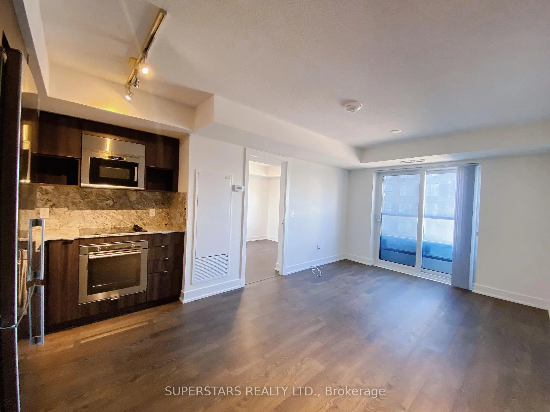Photo 2 of Unit 807, 7 Mabelle Avenue, Etobicoke, Islington-City Centre West — HOMEH