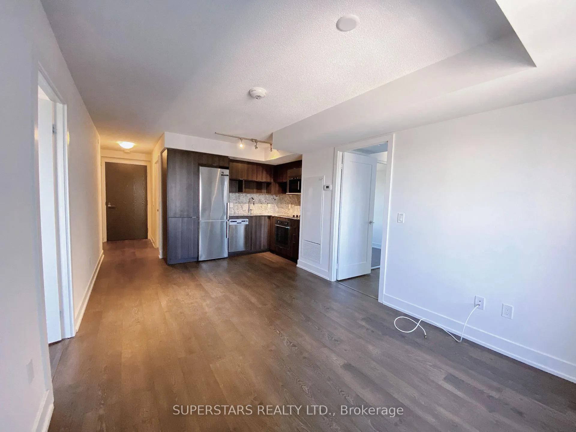 Photo 3 of Unit 807, 7 Mabelle Avenue, Etobicoke, Islington-City Centre West — HOMEH
