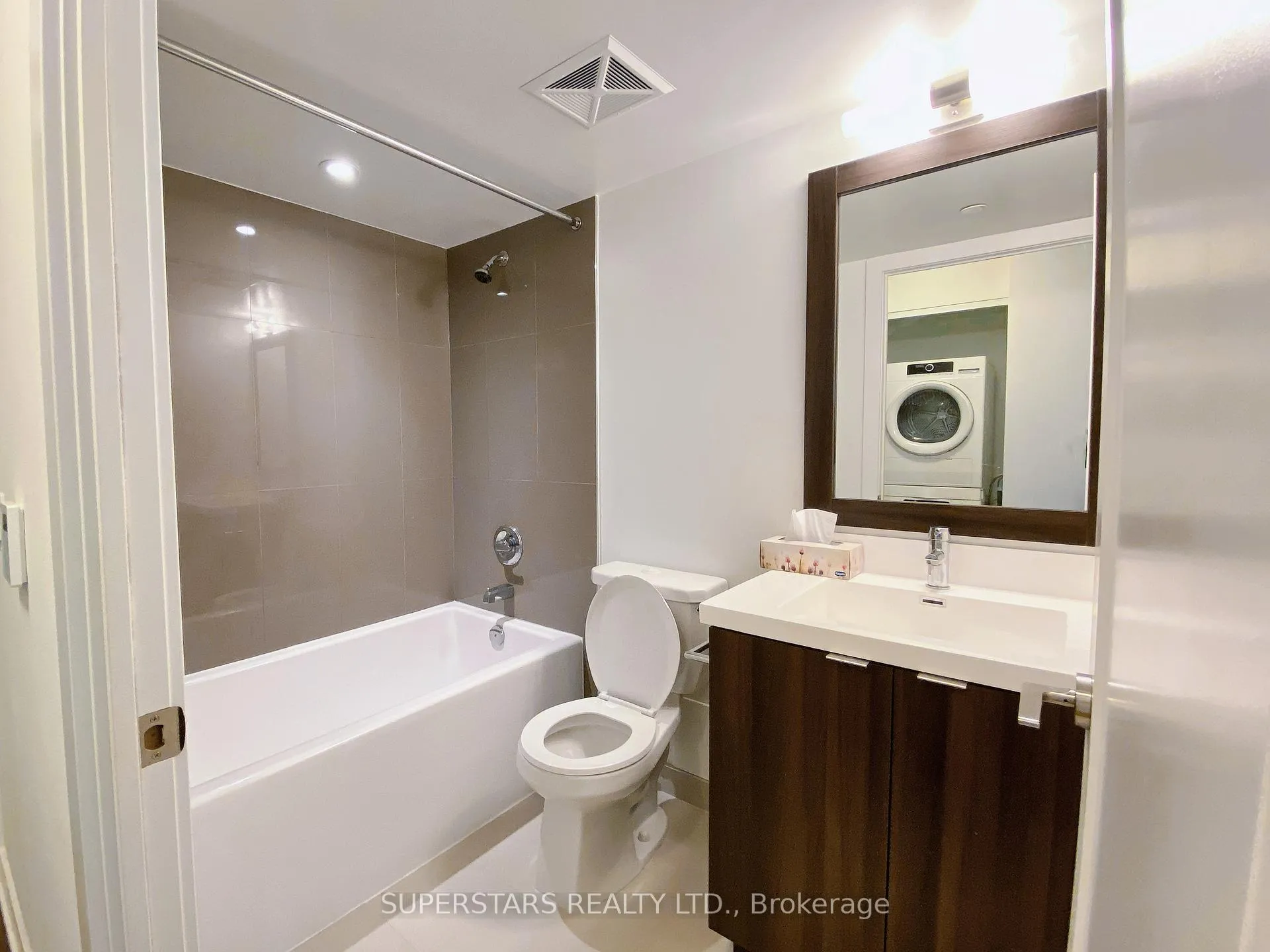 Photo 5 of Unit 807, 7 Mabelle Avenue, Etobicoke, Islington-City Centre West — HOMEH