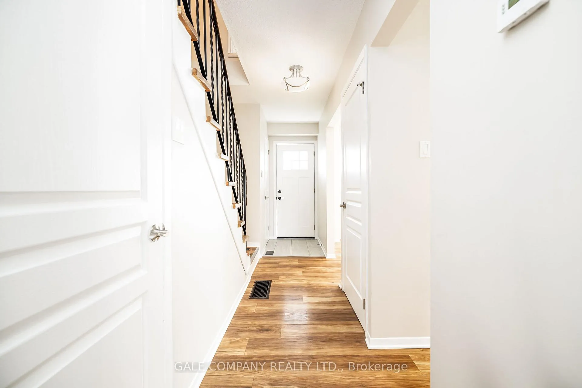 Photo 2 of 193 Edward Street S, Arnprior — HOMEH