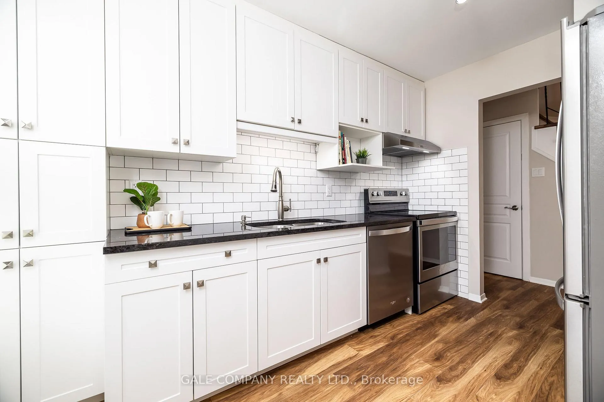 Photo 3 of 193 Edward Street S, Arnprior — HOMEH