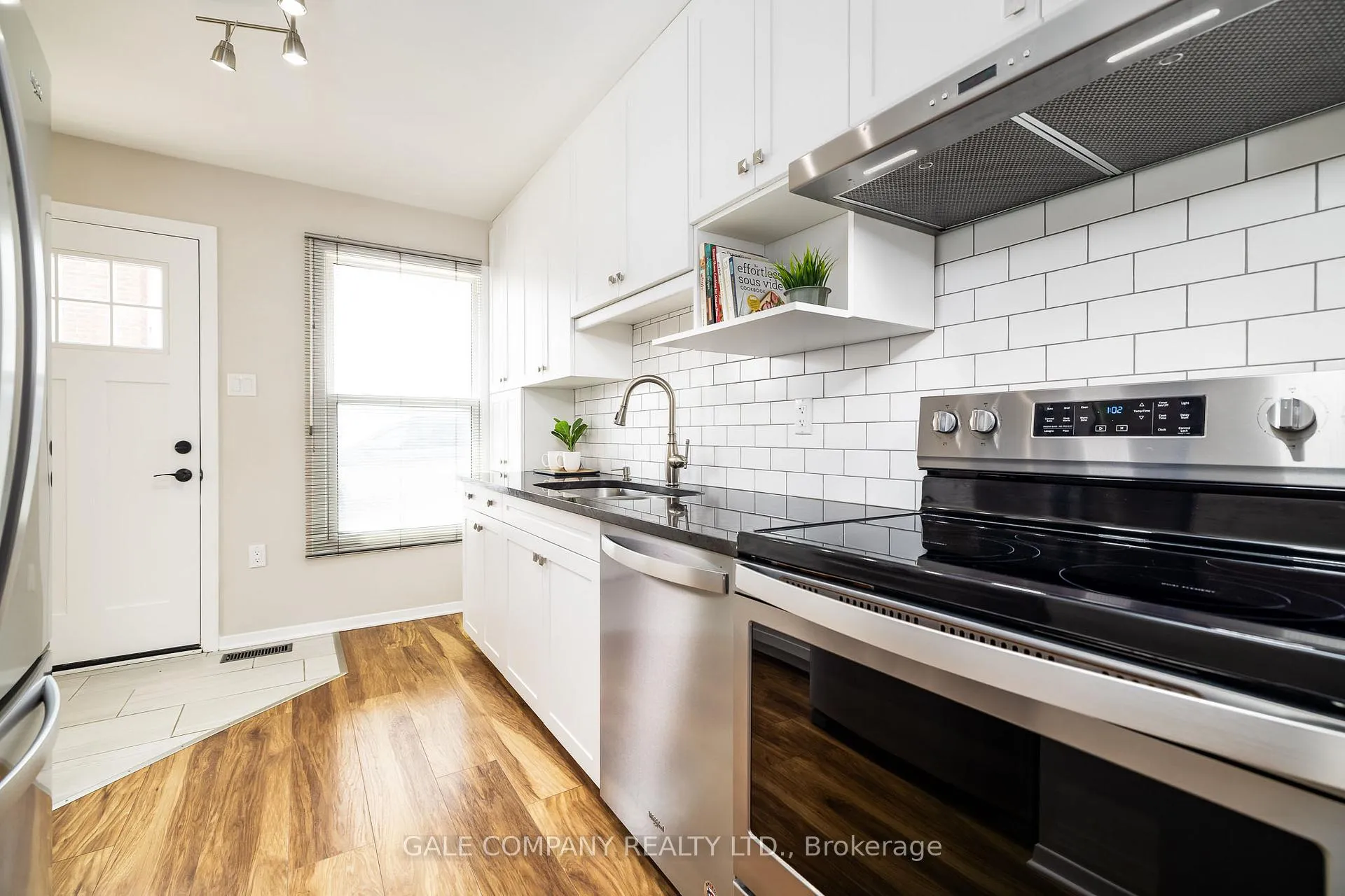 Photo 4 of 193 Edward Street S, Arnprior — HOMEH