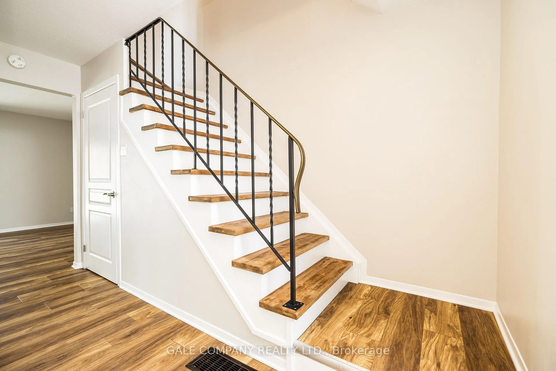 Photo 14 of 193 Edward Street S, Arnprior — HOMEH