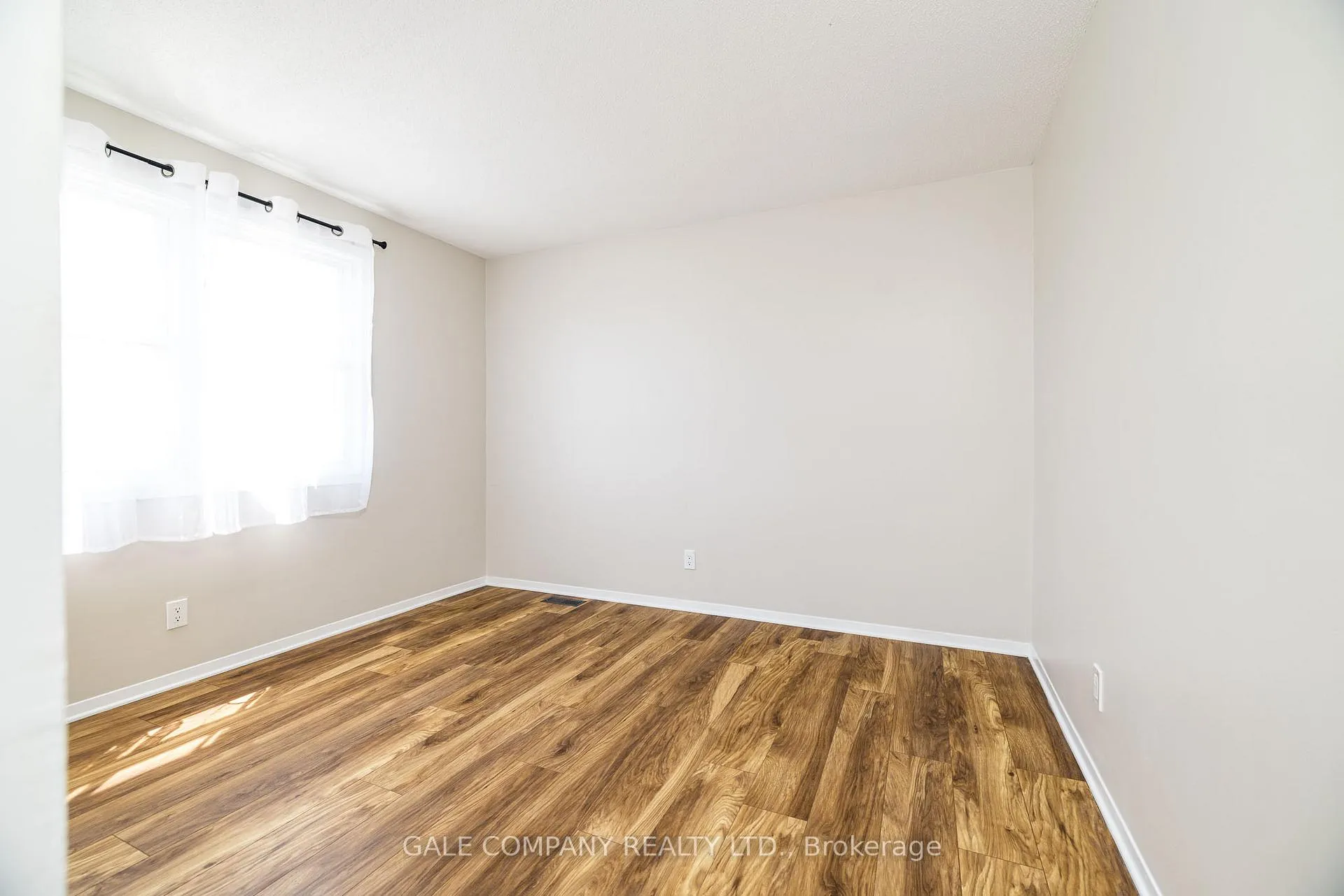 Photo 19 of 193 Edward Street S, Arnprior — HOMEH