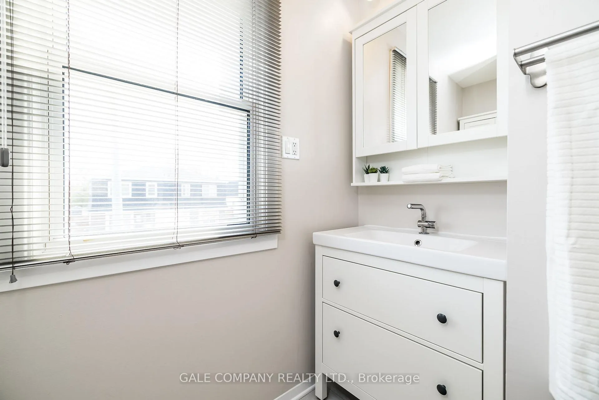 Photo 27 of 193 Edward Street S, Arnprior — HOMEH