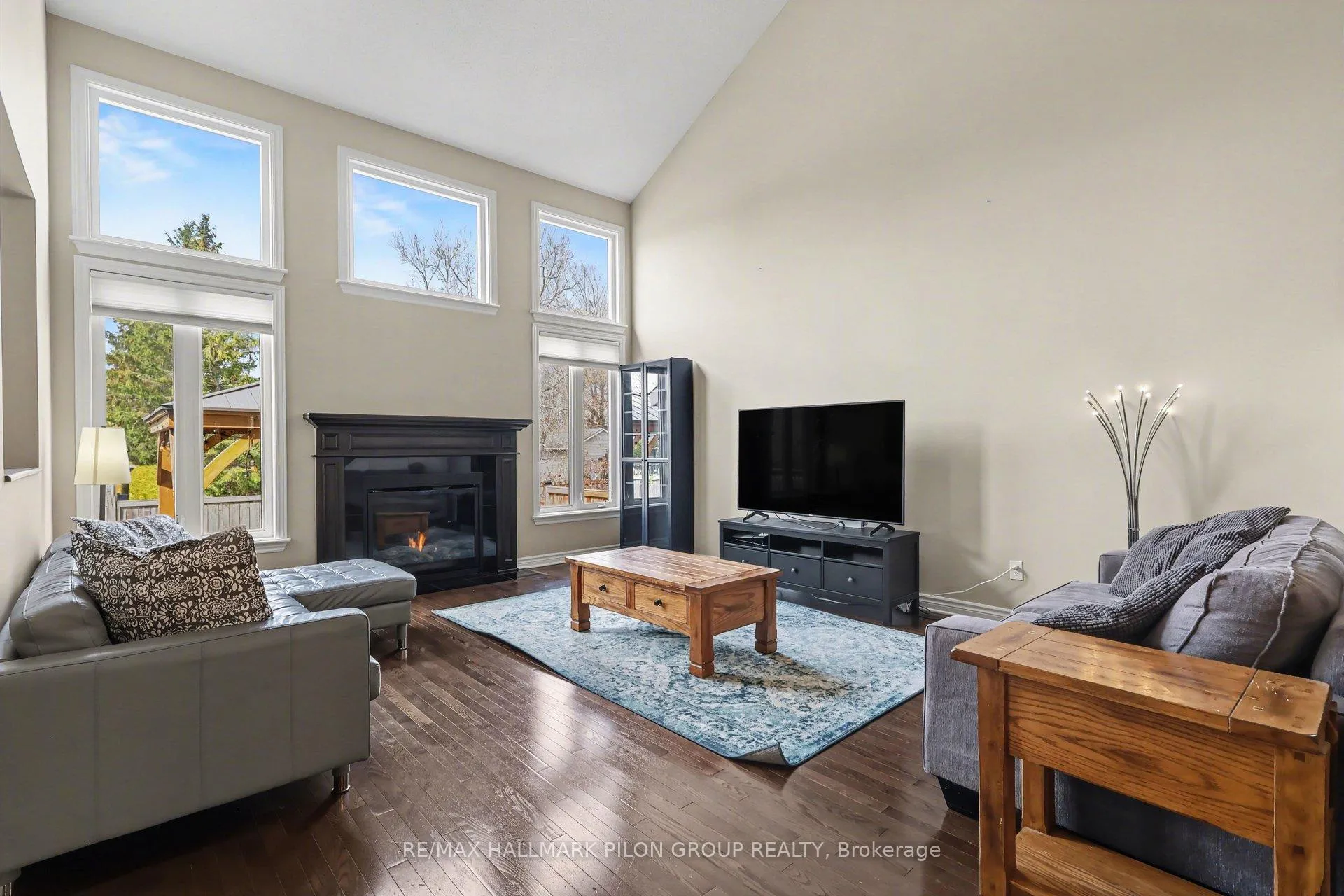 Photo 4 of 865 Contour Street, Ottawa, Mer Bleue/Bradley Estates/Anderson Park — HOMEH