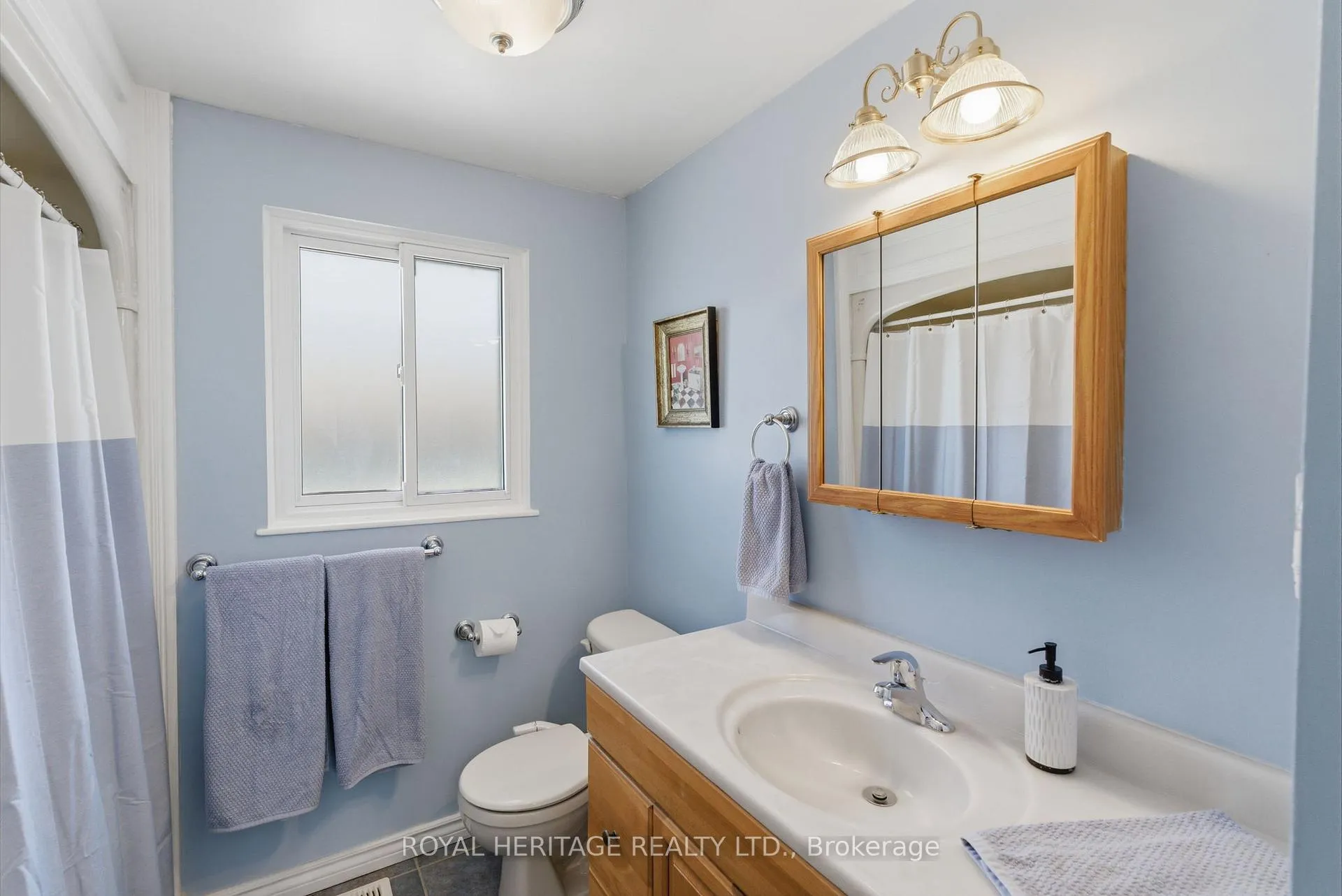 Photo 33 of 72 Clover Ridge Drive E, Ajax, South East — HOMEH