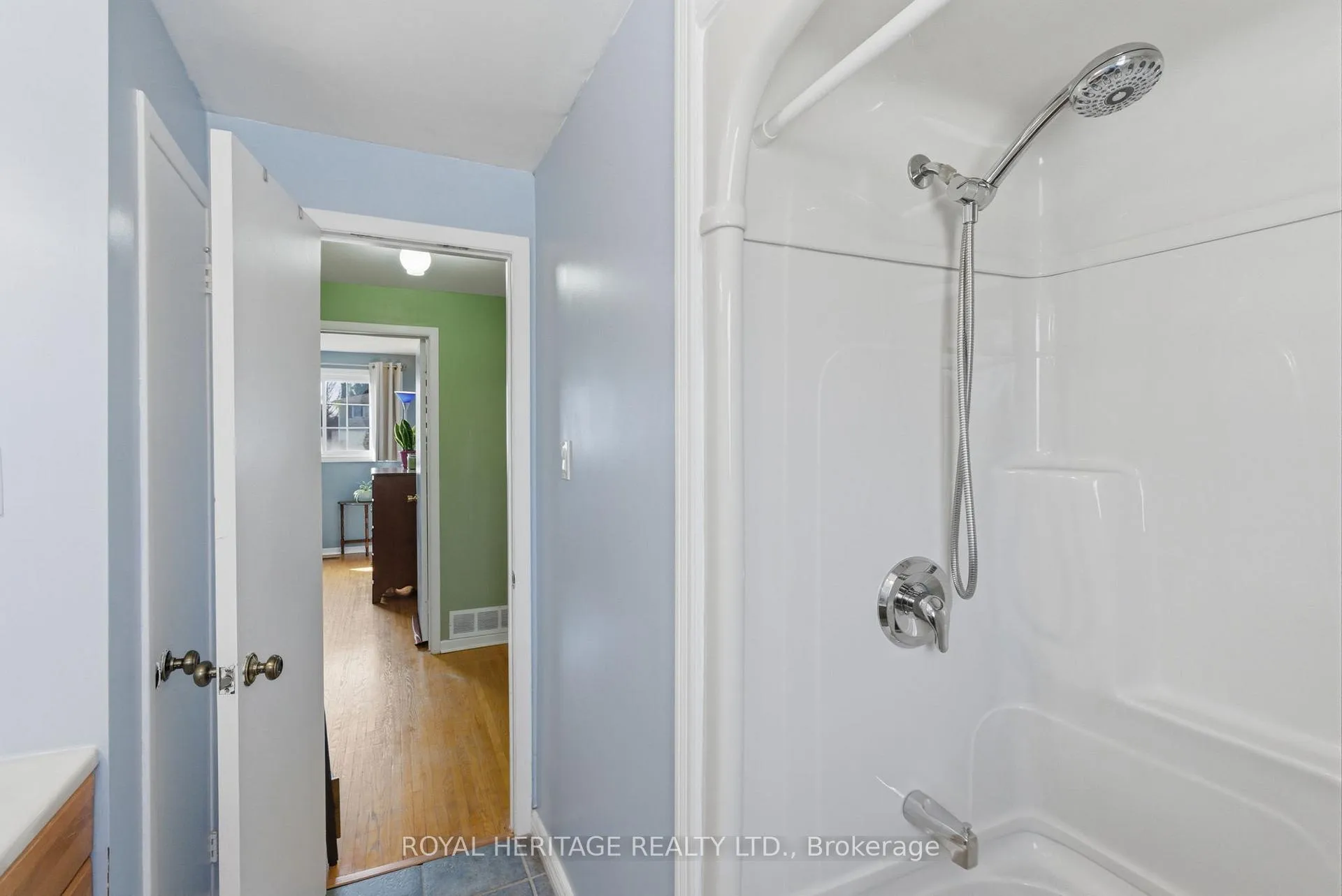 Photo 34 of 72 Clover Ridge Drive E, Ajax, South East — HOMEH