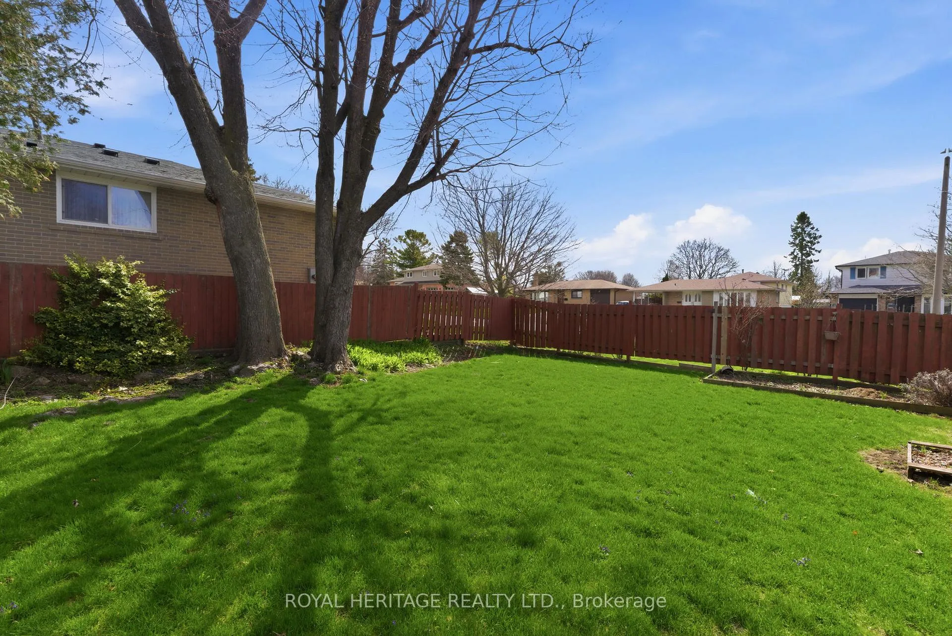 Photo 40 of 72 Clover Ridge Drive E, Ajax, South East — HOMEH
