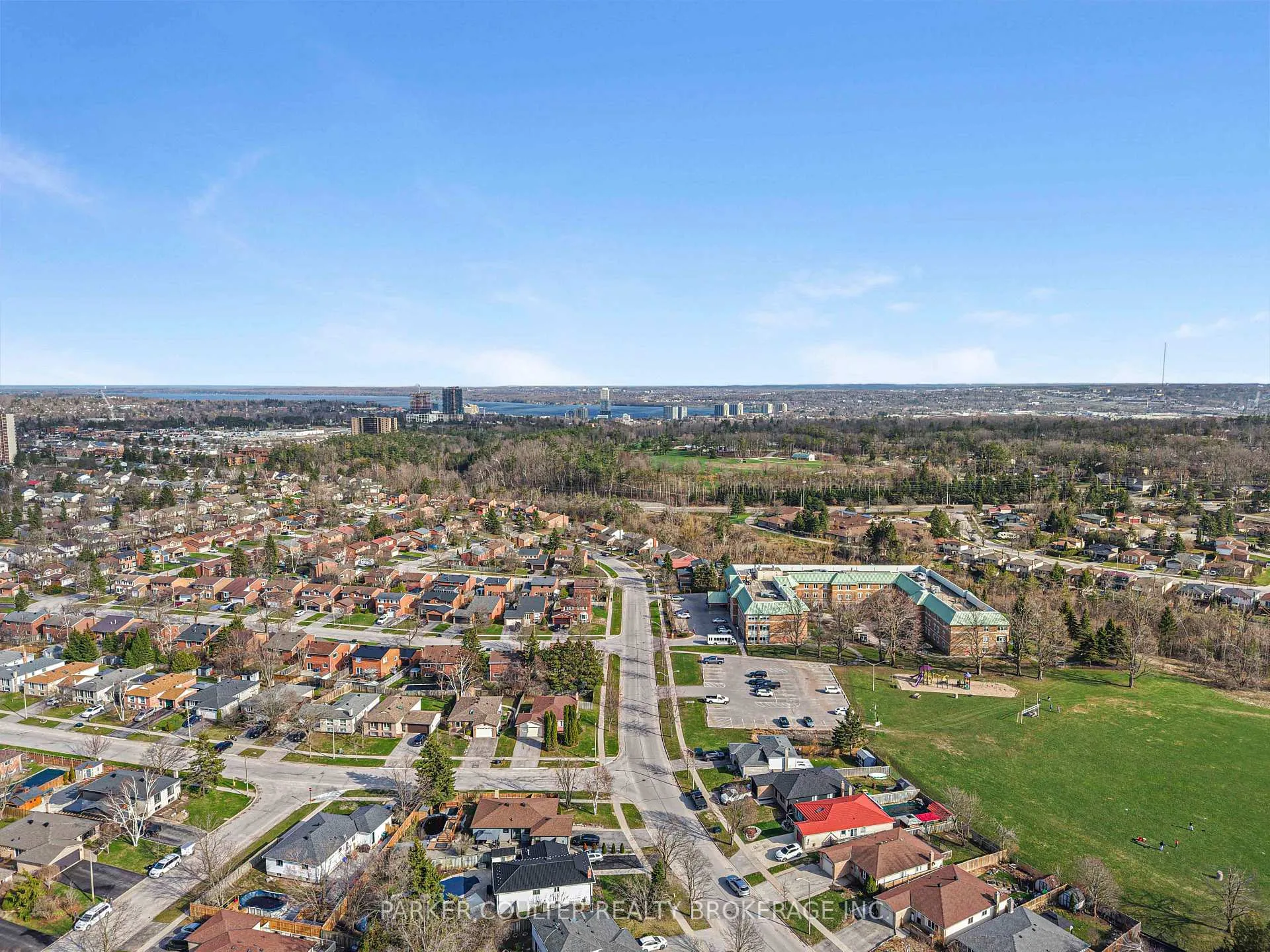 Photo 43 of 10 Ford Street, Barrie, Sunnidale — HOMEH