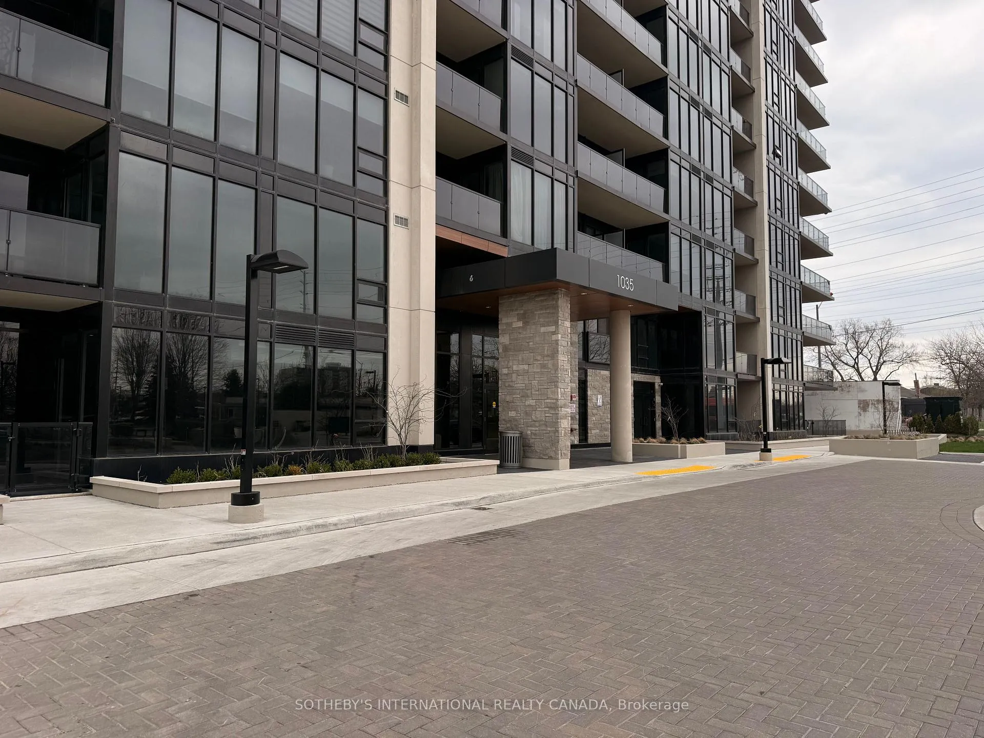 Front of Unit 212, 1035 Southdown Road