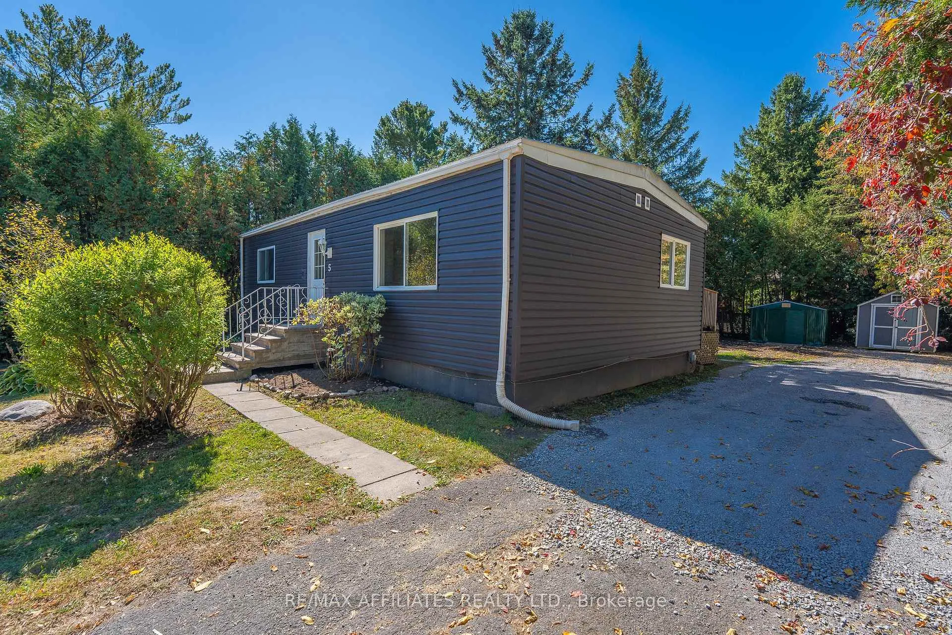 Photo 4 of 5 Fringewood Drive, Ottawa, Fringewood — HOMEH