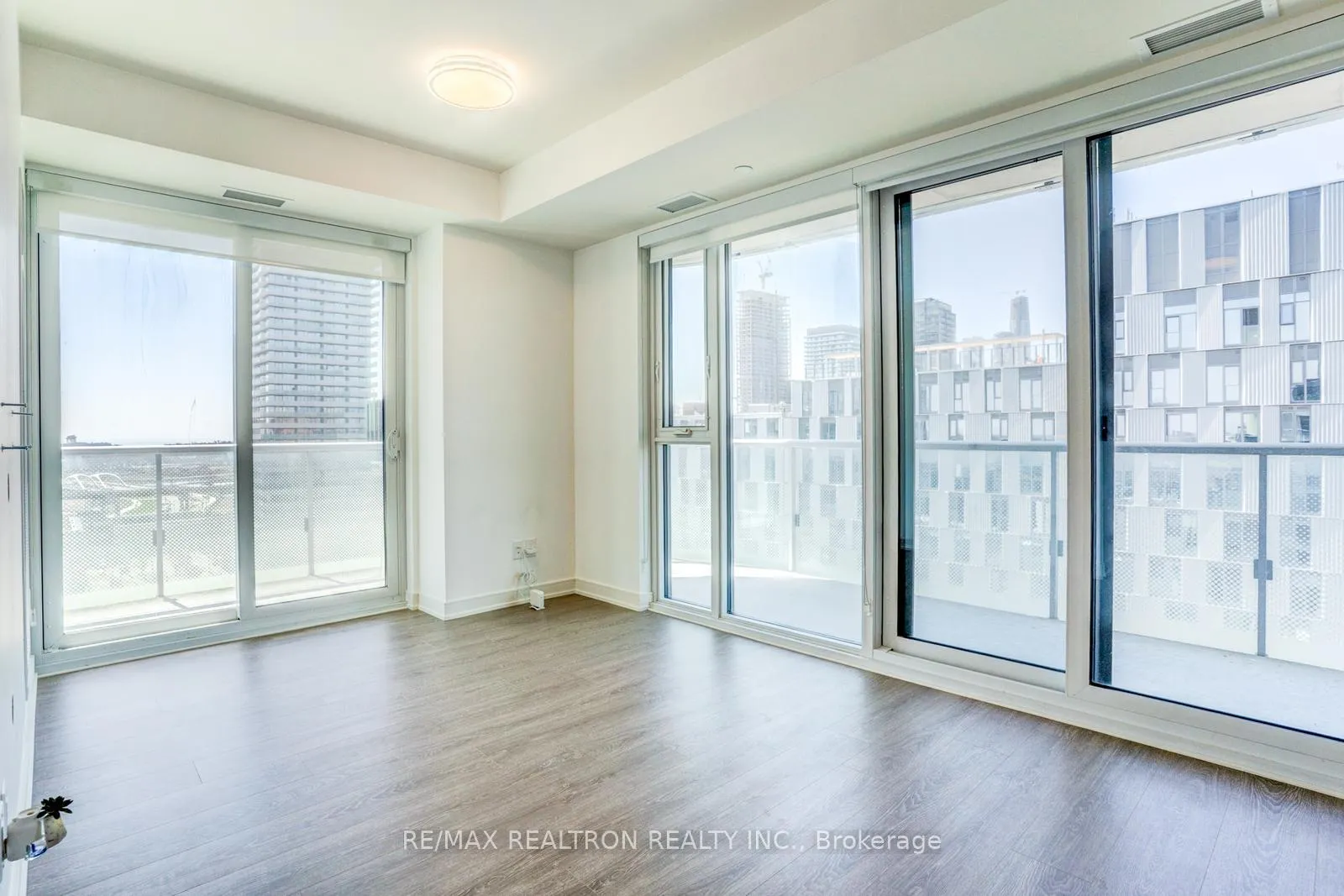 Photo 4 of Unit 1213, 425 Front Street E, Toronto, Waterfront Communities — HOMEH