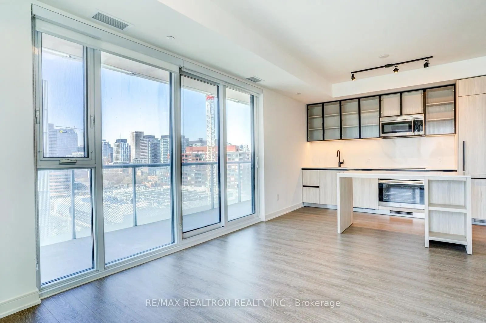 Photo 5 of Unit 1213, 425 Front Street E, Toronto, Waterfront Communities — HOMEH