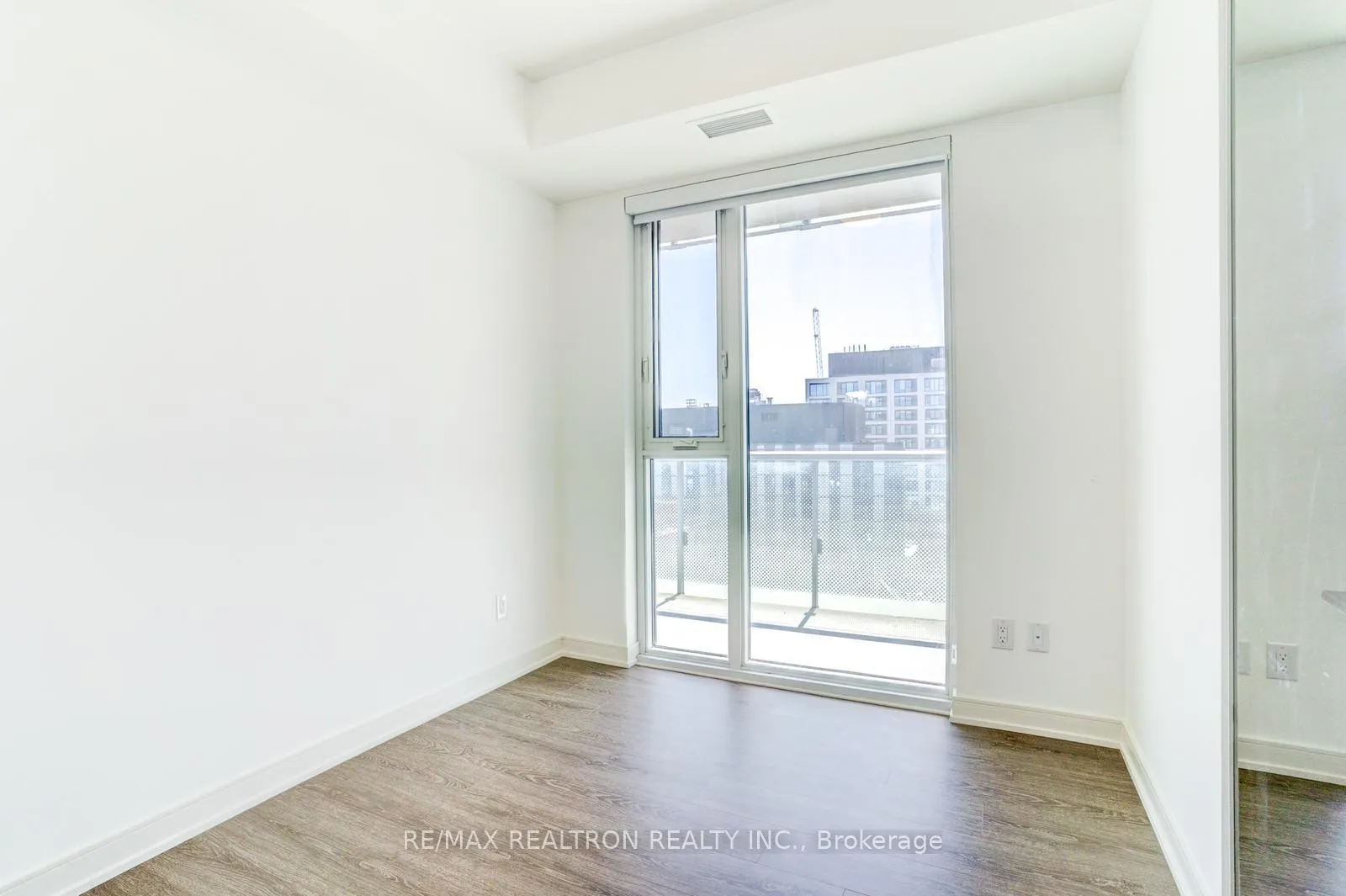 Photo 11 of Unit 1213, 425 Front Street E, Toronto, Waterfront Communities — HOMEH