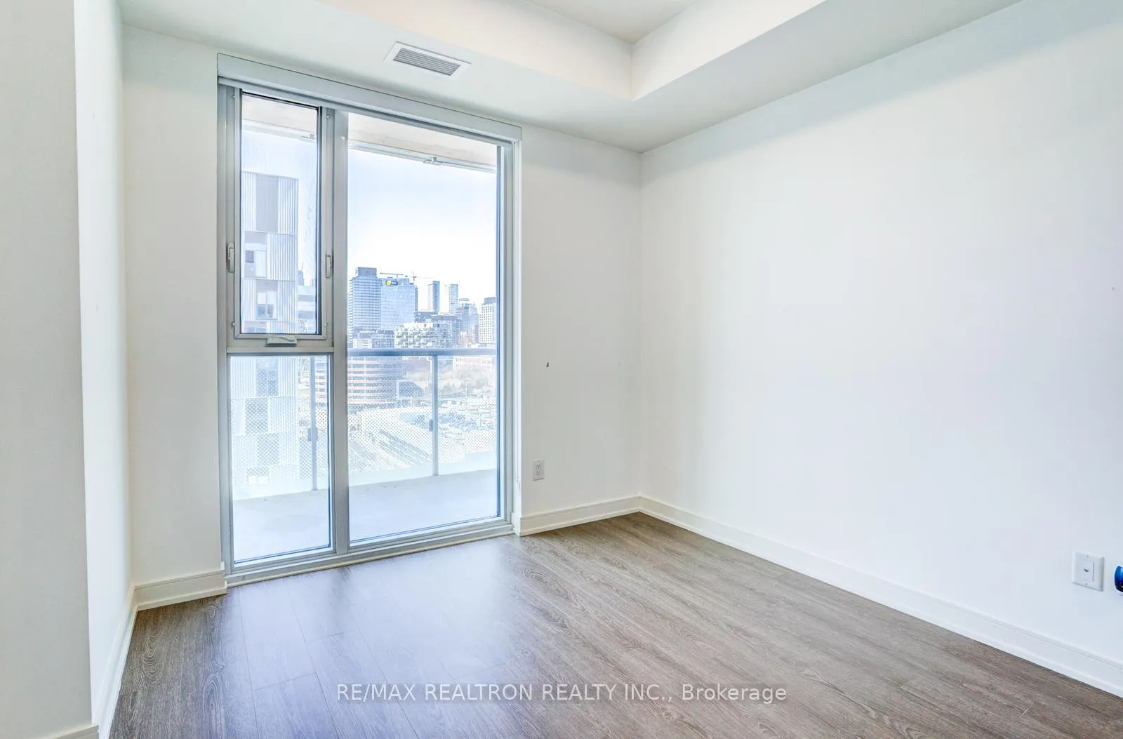 Photo 13 of Unit 1213, 425 Front Street E, Toronto, Waterfront Communities — HOMEH