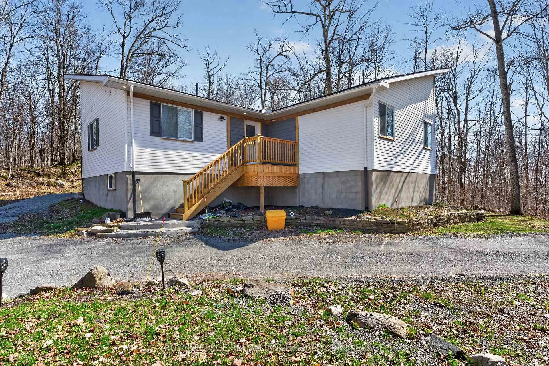 Photo 1 of 289 Maple Grove Lane, Frontenac, Frontenac South — HOMEH
