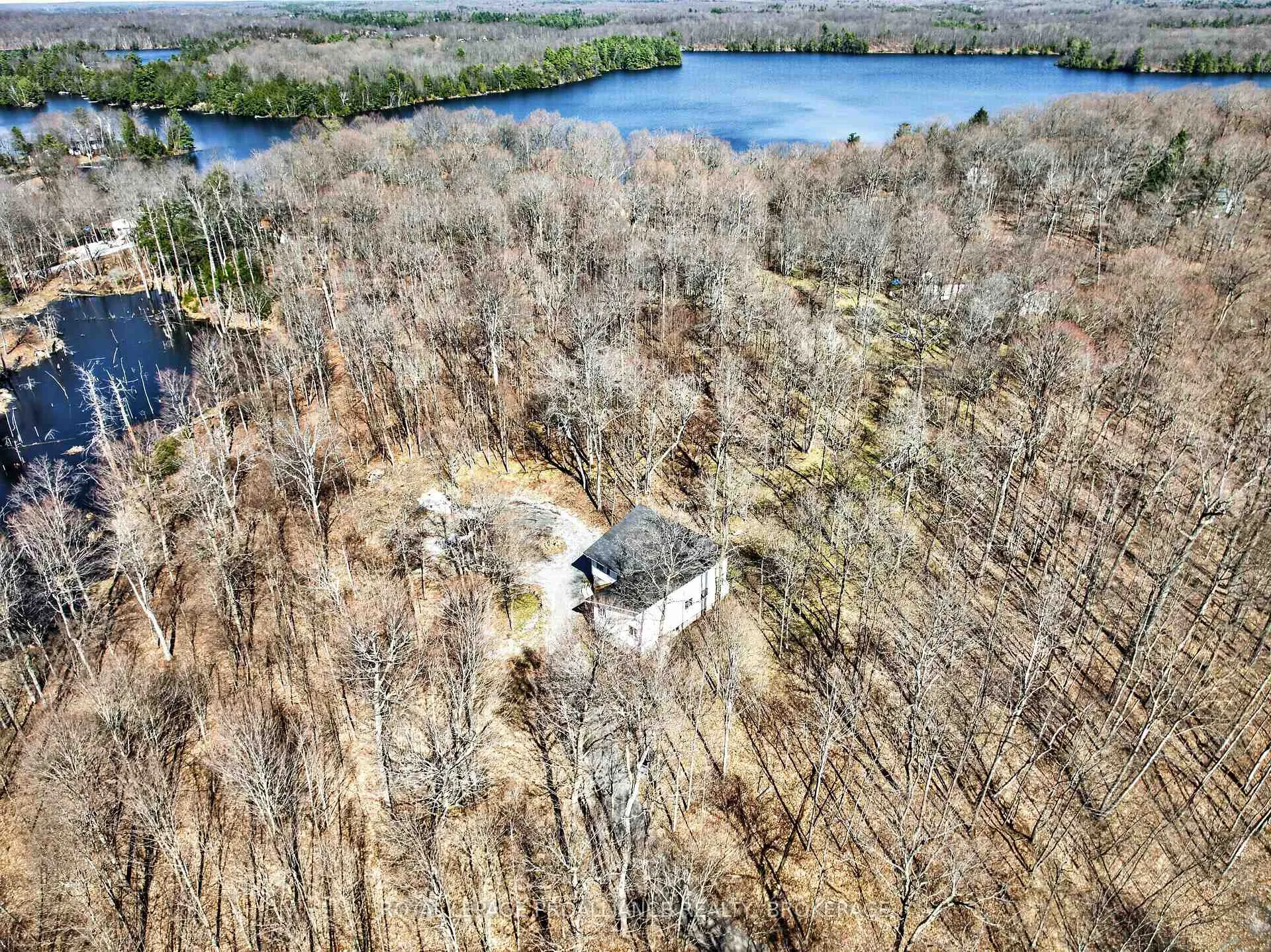 Photo 3 of 289 Maple Grove Lane, Frontenac, Frontenac South — HOMEH