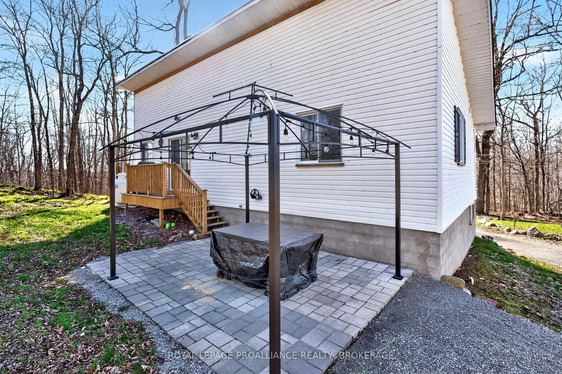 Photo 9 of 289 Maple Grove Lane, Frontenac, Frontenac South — HOMEH