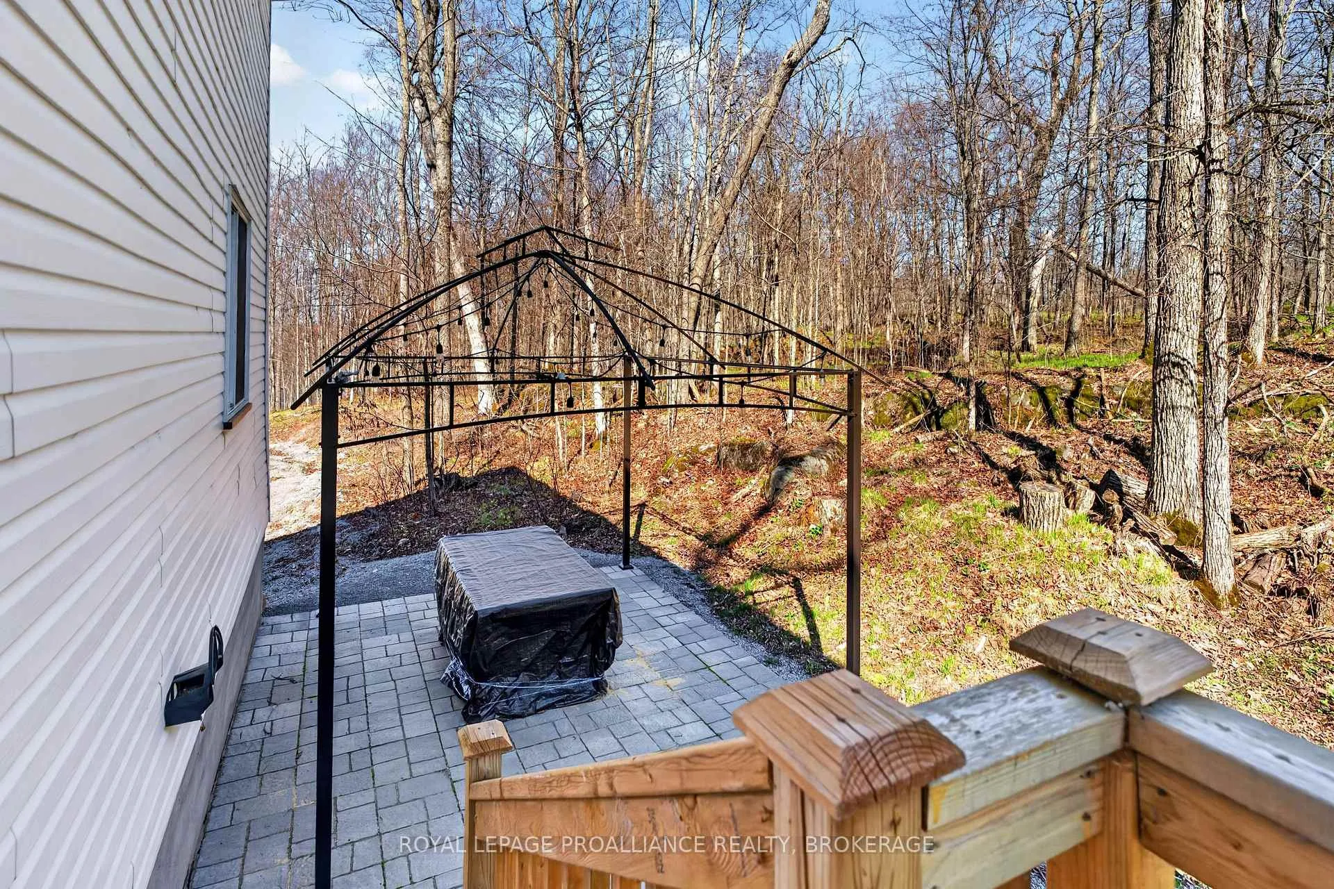 Photo 10 of 289 Maple Grove Lane, Frontenac, Frontenac South — HOMEH