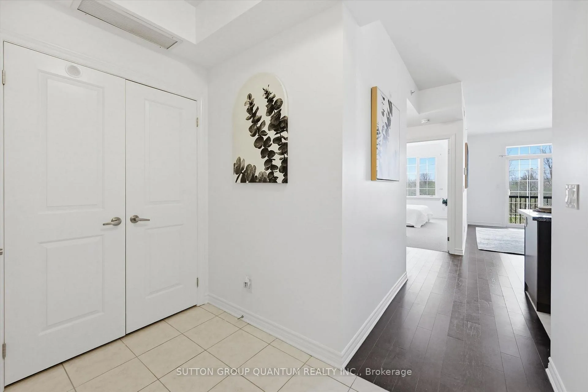 Photo 7 of Unit 304, 2300 Upper Middle Road W, Oakville, Glen Abbey — HOMEH