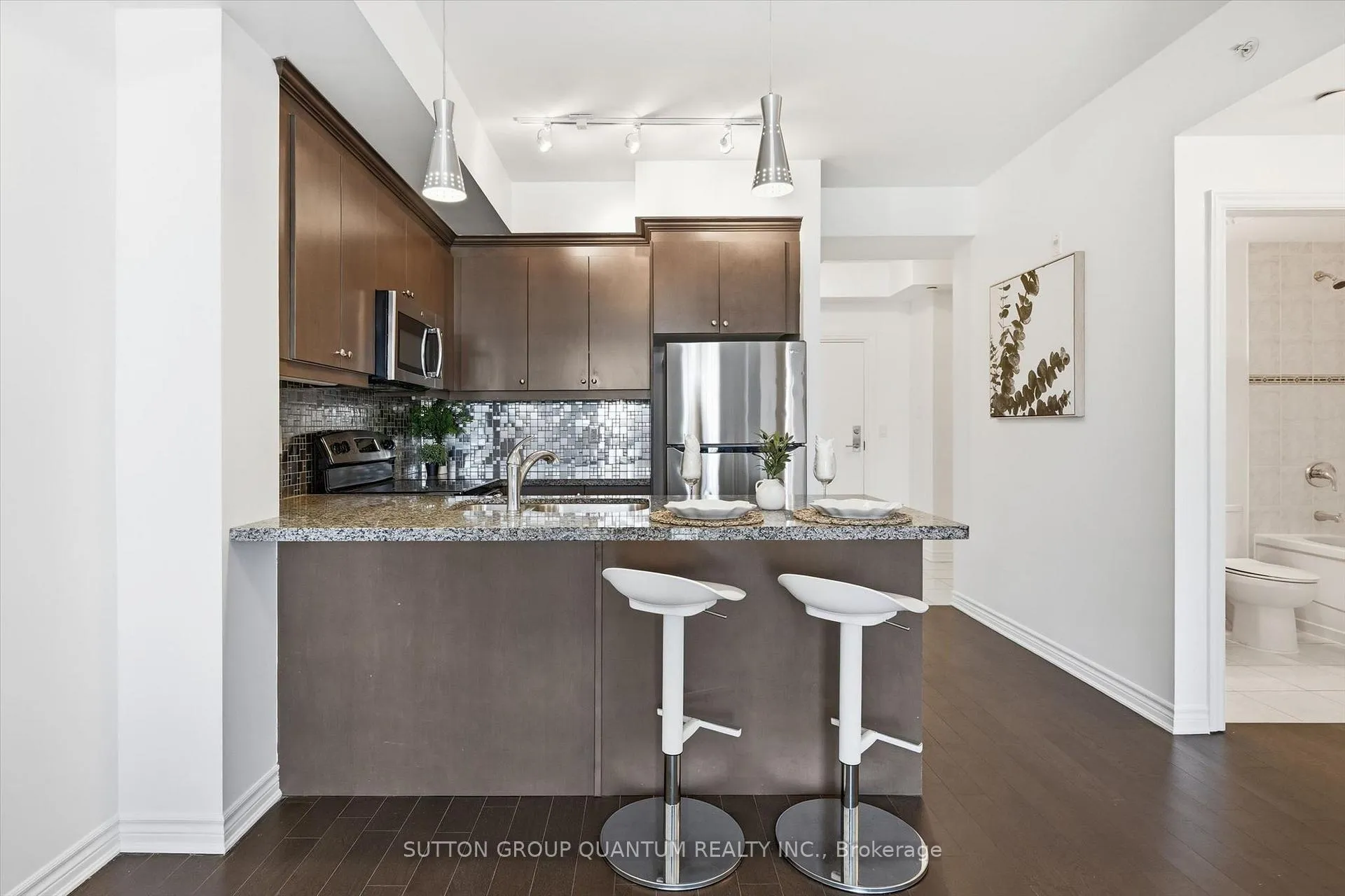 Photo 10 of Unit 304, 2300 Upper Middle Road W, Oakville, Glen Abbey — HOMEH