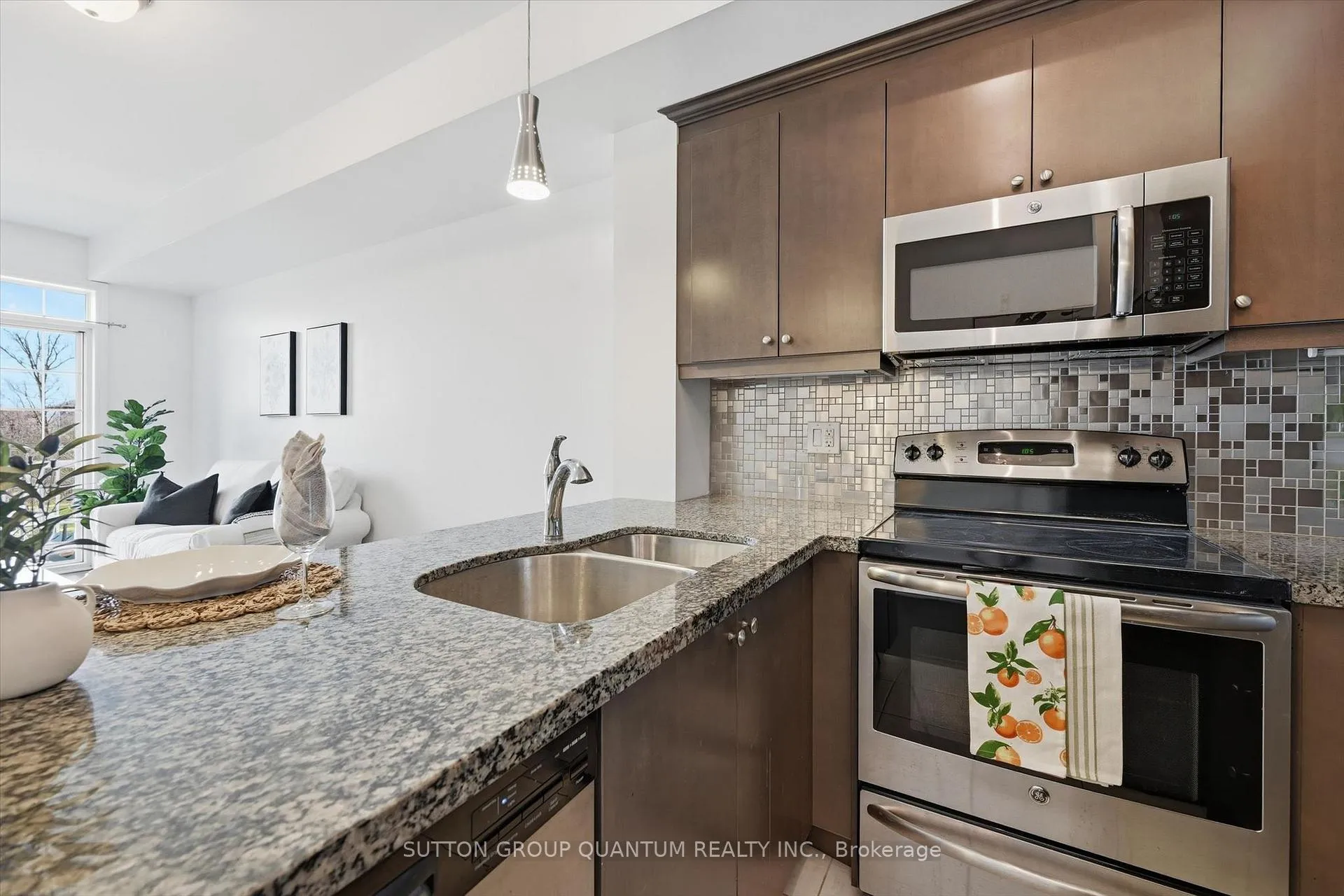 Photo 12 of Unit 304, 2300 Upper Middle Road W, Oakville, Glen Abbey — HOMEH