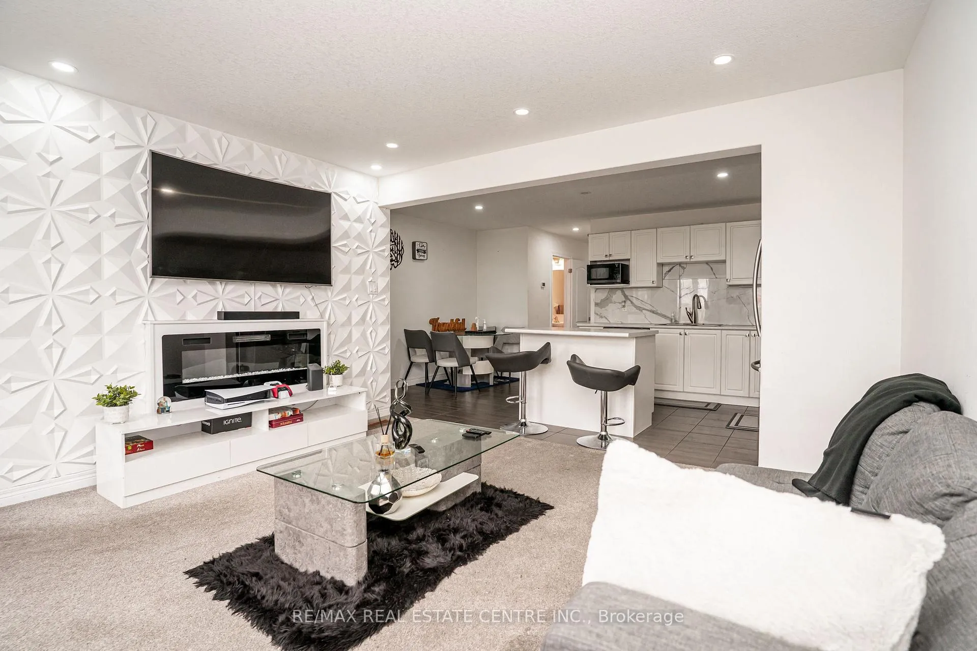 Photo 13 of 11 Winterton Court, Orangeville — HOMEH